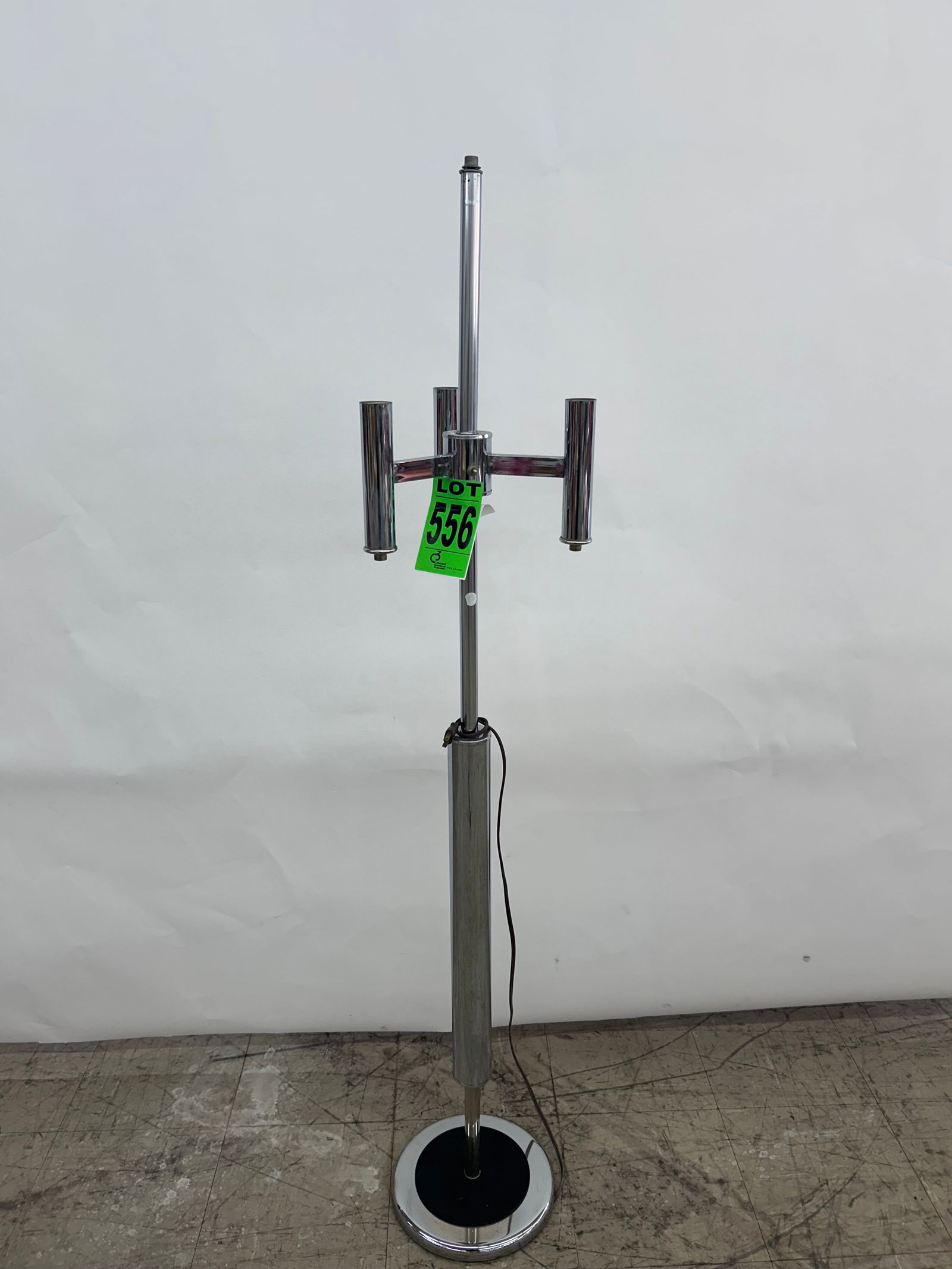 Vintage MCM Atomic Era Chrome Floor Lamp (1 of 4)