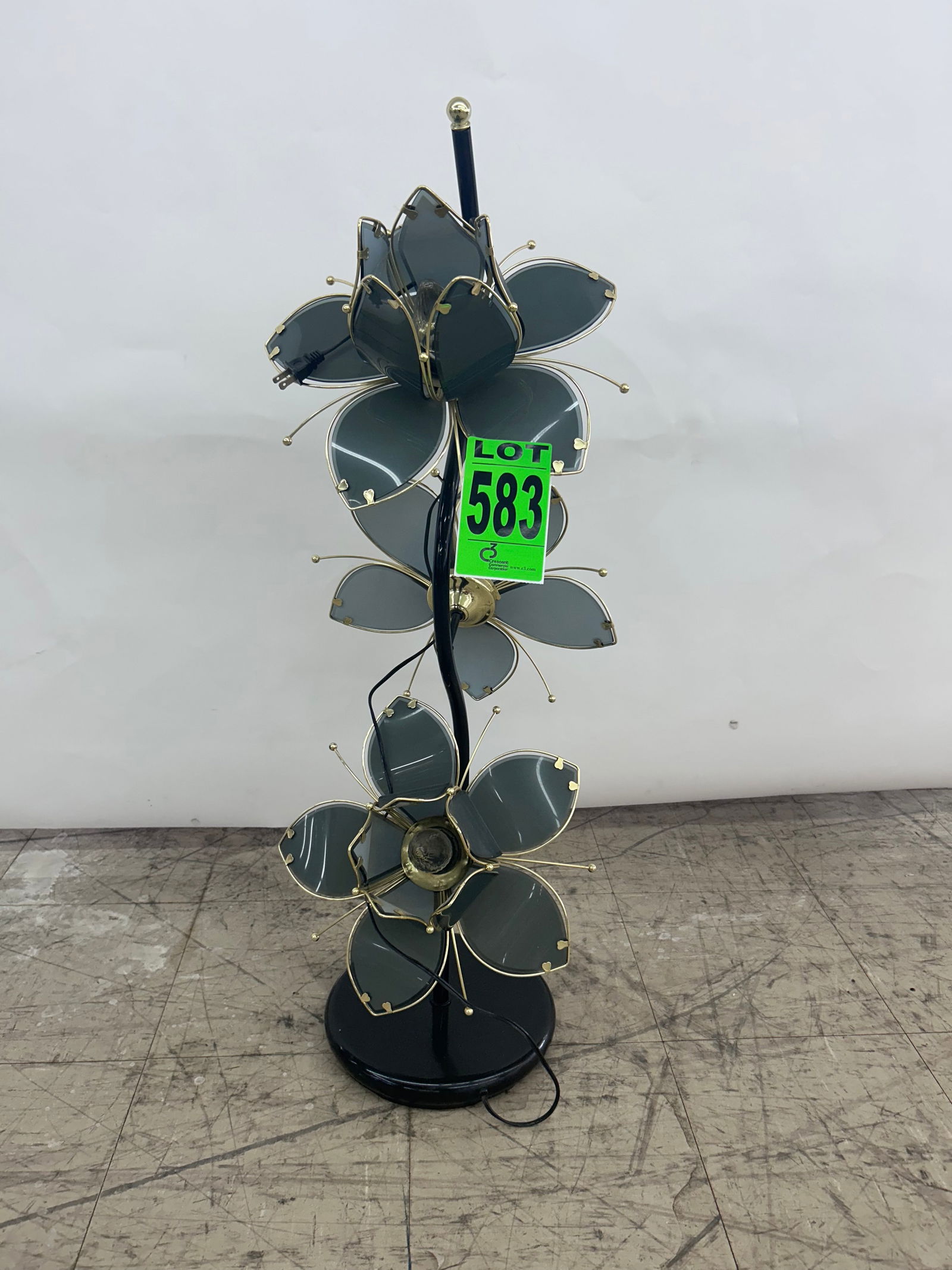 Vintage Tiffany-Style 3-Light LotusFloor  Lamp (1 of 2)