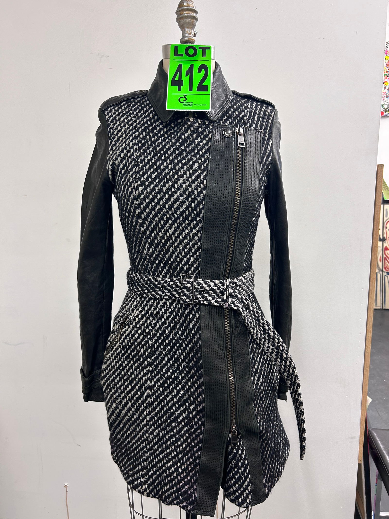 Burberry London Lambskin Sleeves Wool Tweed Zipper Coat Size: 34: Burberry London Lambskin Sleeves Wool Tweed Zipper Coat Size: 34