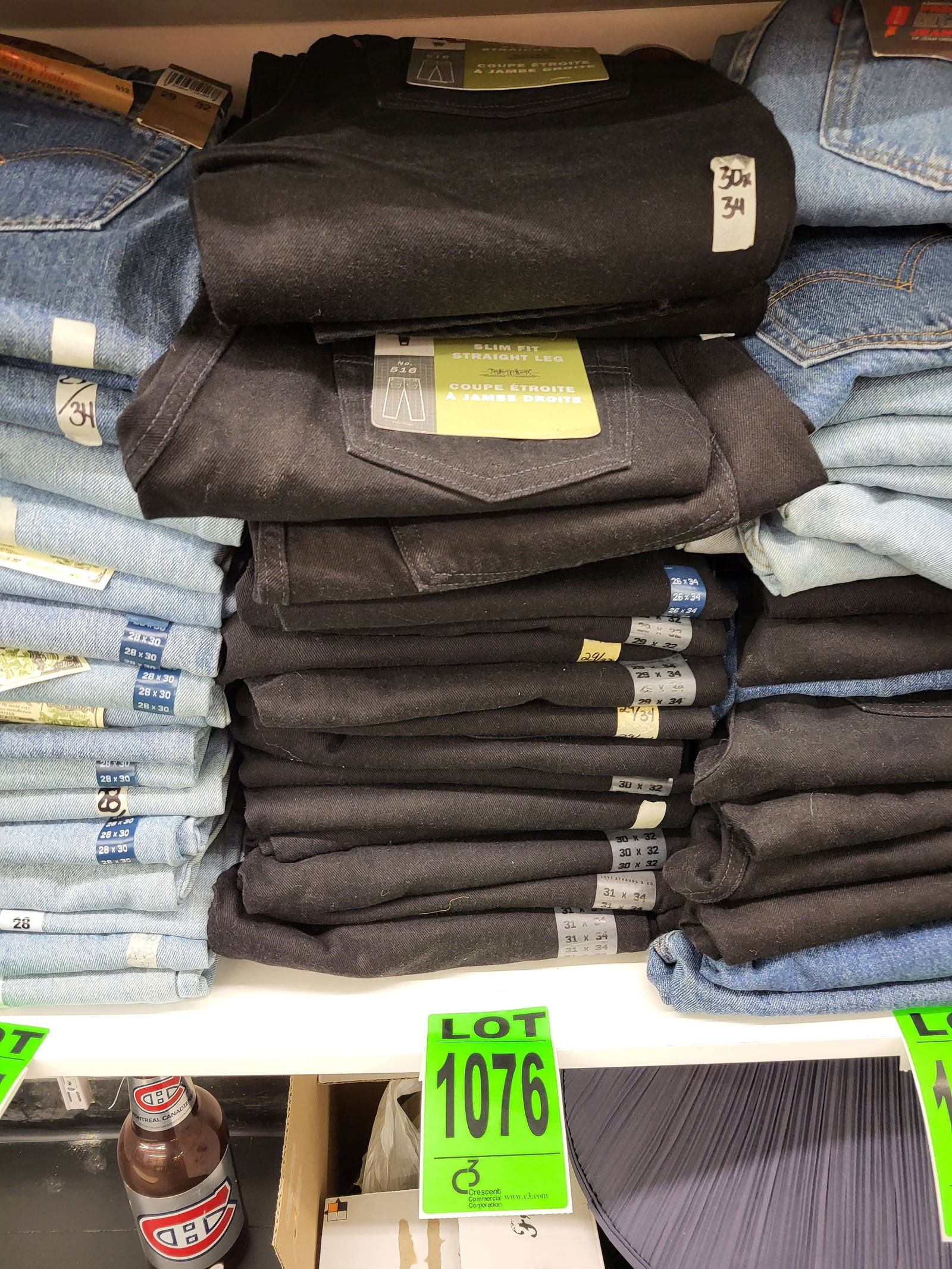 Lot of various LEVI STRAUSS & CO jeans (1 of 1)