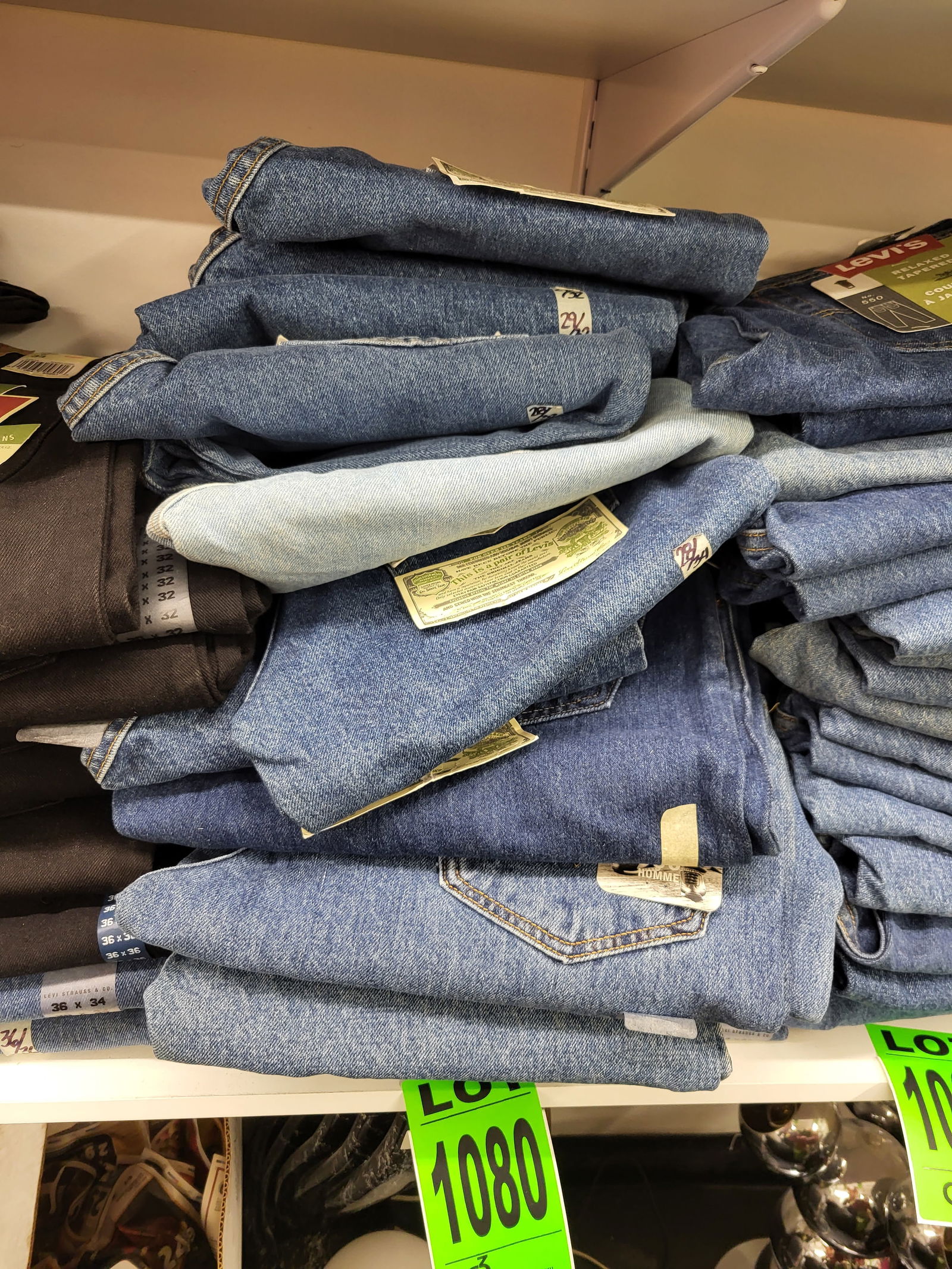 Lot of various LEVI STRAUSS & CO jeans (1 of 1)