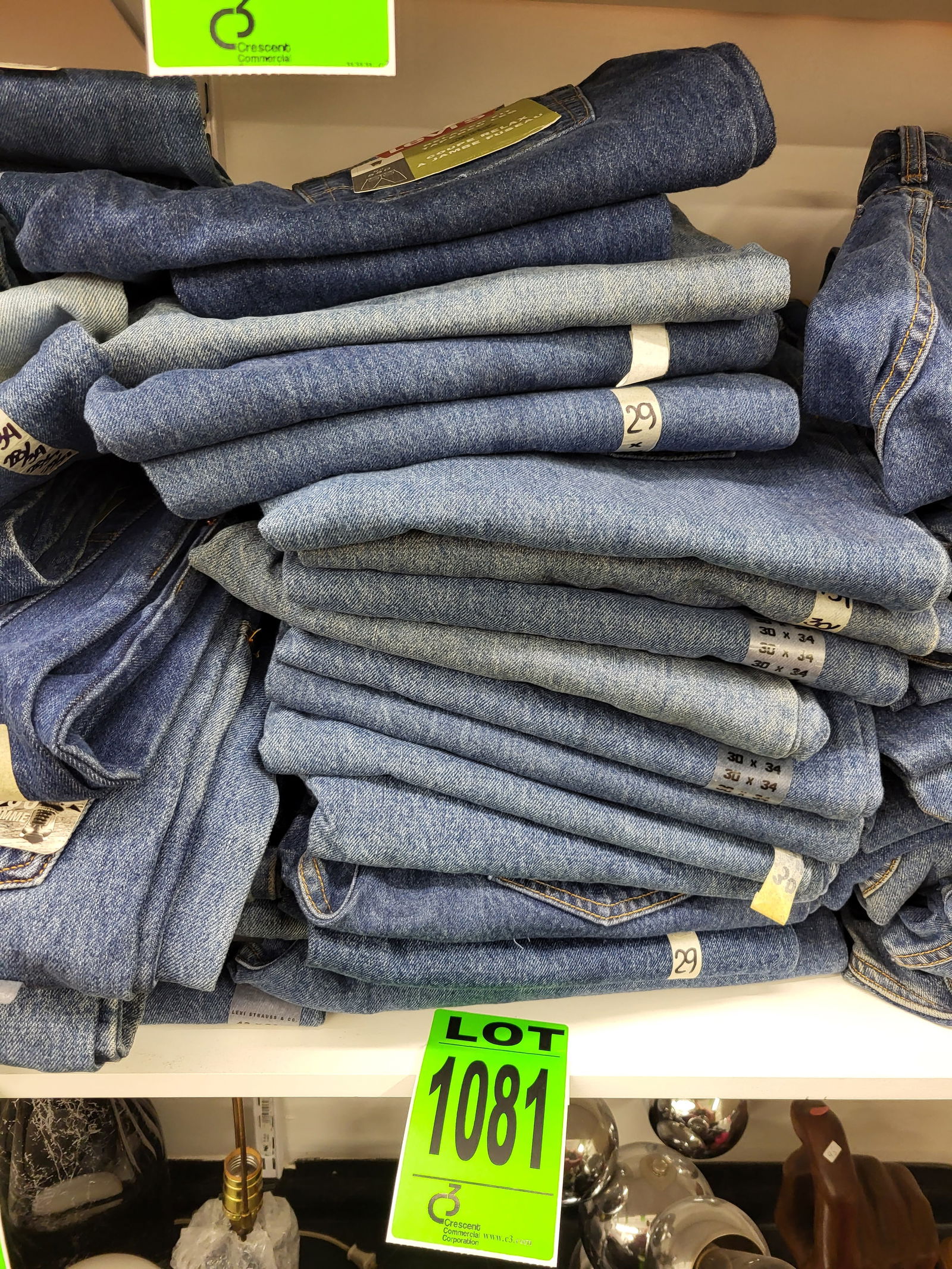Lot of various LEVI STRAUSS & CO jeans (1 of 1)