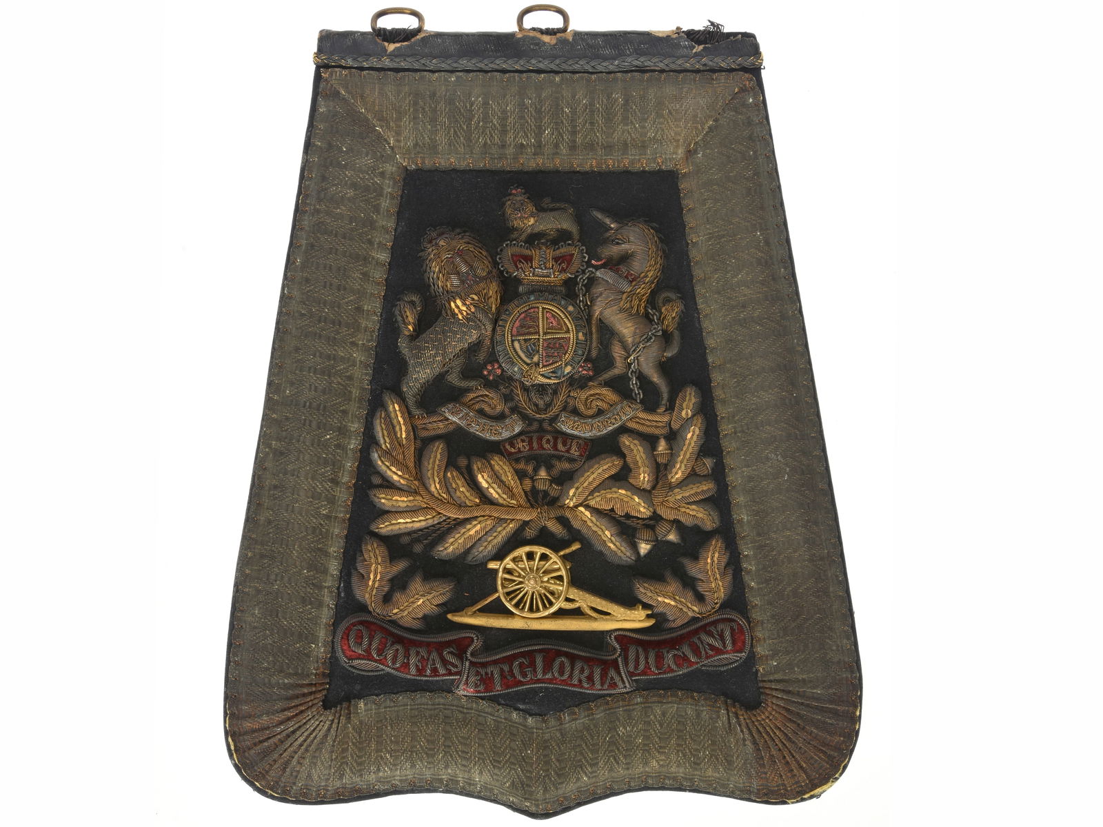 Victorian Artillery Officers Sabretache: Victorian Artillery Officers Sabretache Victorian artillery officer's sabretache measuring 13" x 10.5" (not including hanging tabs). Sabretache presents an extensive bullion thread royal coat of arms