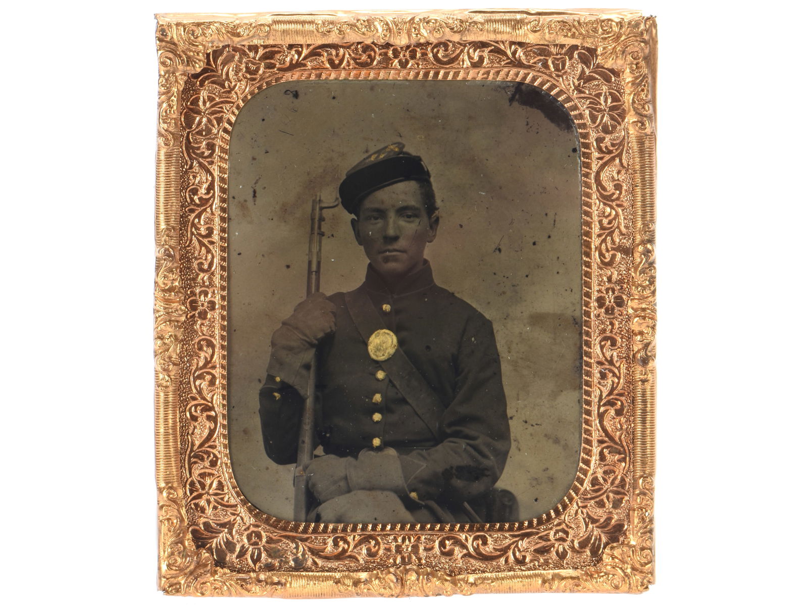 Sixth Plate Tintype of Union Infantryman Posing With Musket & Fixed Bayonet (1 of 4)