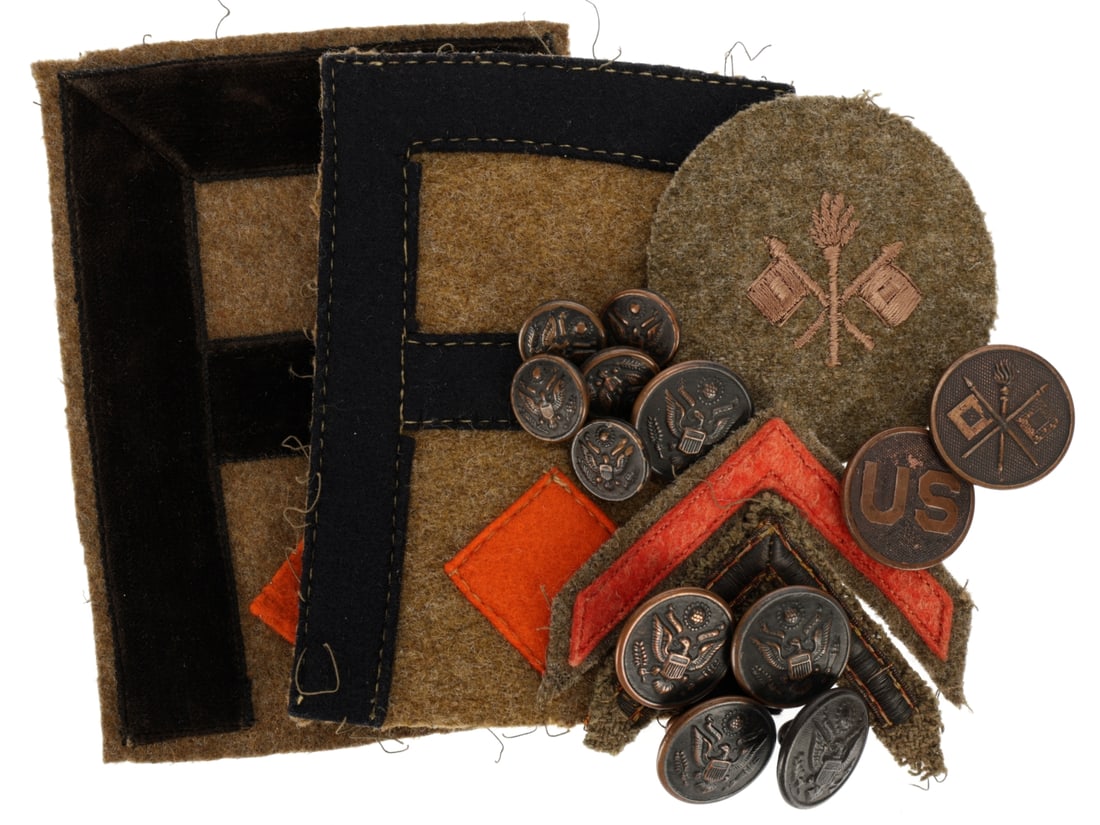 AEF 1st Army Signals Insignia Set: Those of you who know me personally also know that I will be the very last person to remove insignia from a uniform. In this case, the unidentified uniform to which the velvet "A" 1st Army Signals sho