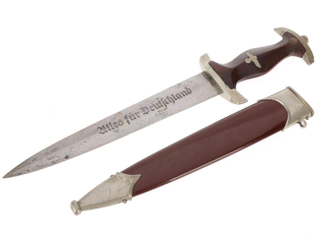 SA Dagger: Hugo Linder: SA Dagger: Hugo Linder. Blade has a mild patina with some light age blemishes scattered throughout, motto "Alles f?r Deutschland" still clearly visible, with maker trademark "Hugo Linder Deltawerk /