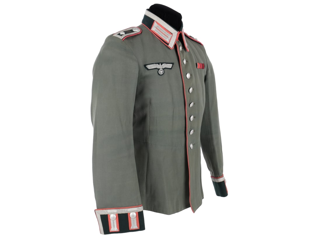 Panzer Feldwebel's Dress Waffenrock: Panzer Feldwebel's Dress Waffenrock. Enlisted waffenrock of field gray wool elastique has rose Panzer branch of service piping throughout, dark 'bottle green' collar with NCO aluminum bullion tresse, 