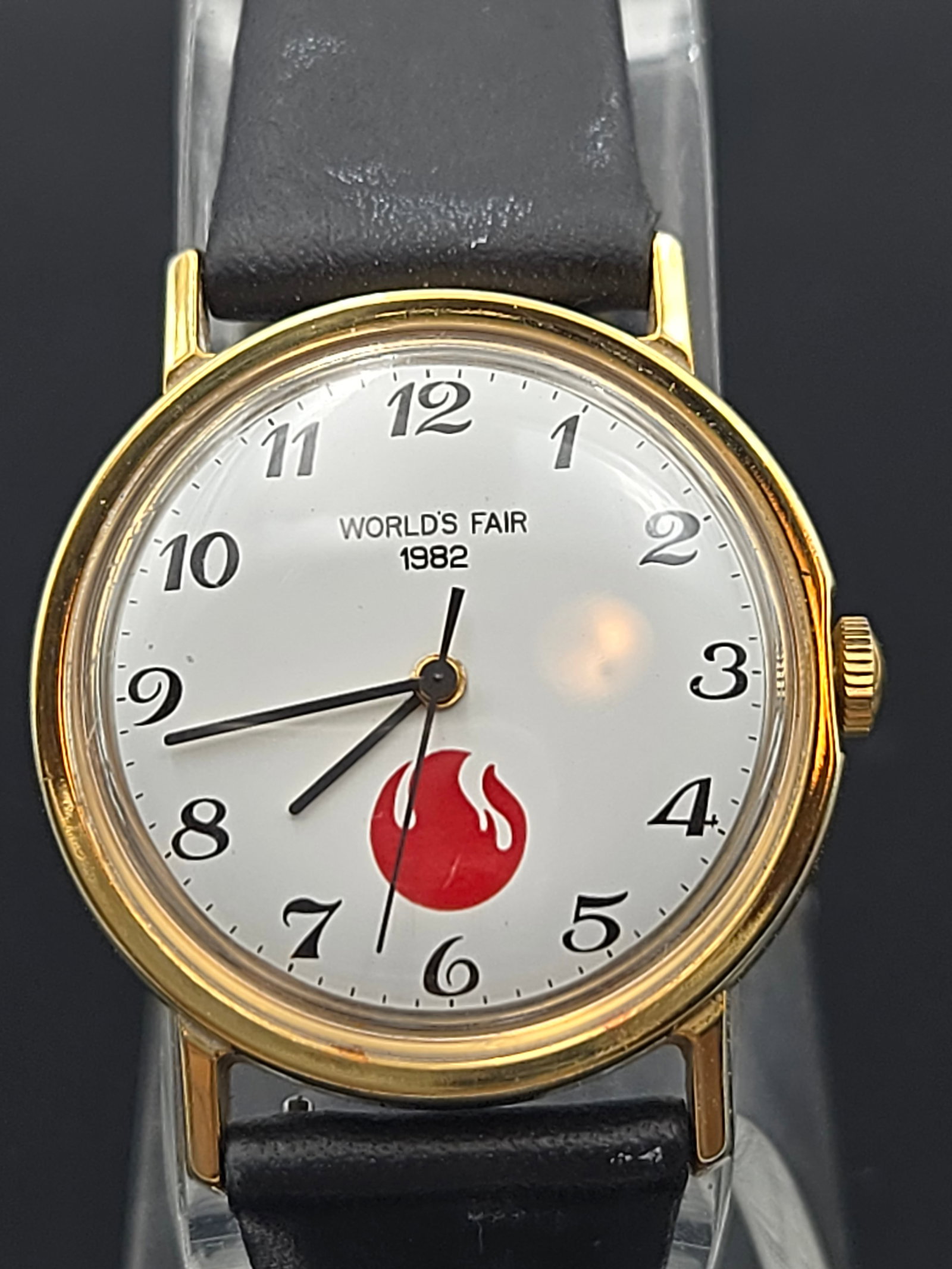 Vintage 1982 world's fair timex mens watch (1 of 8)