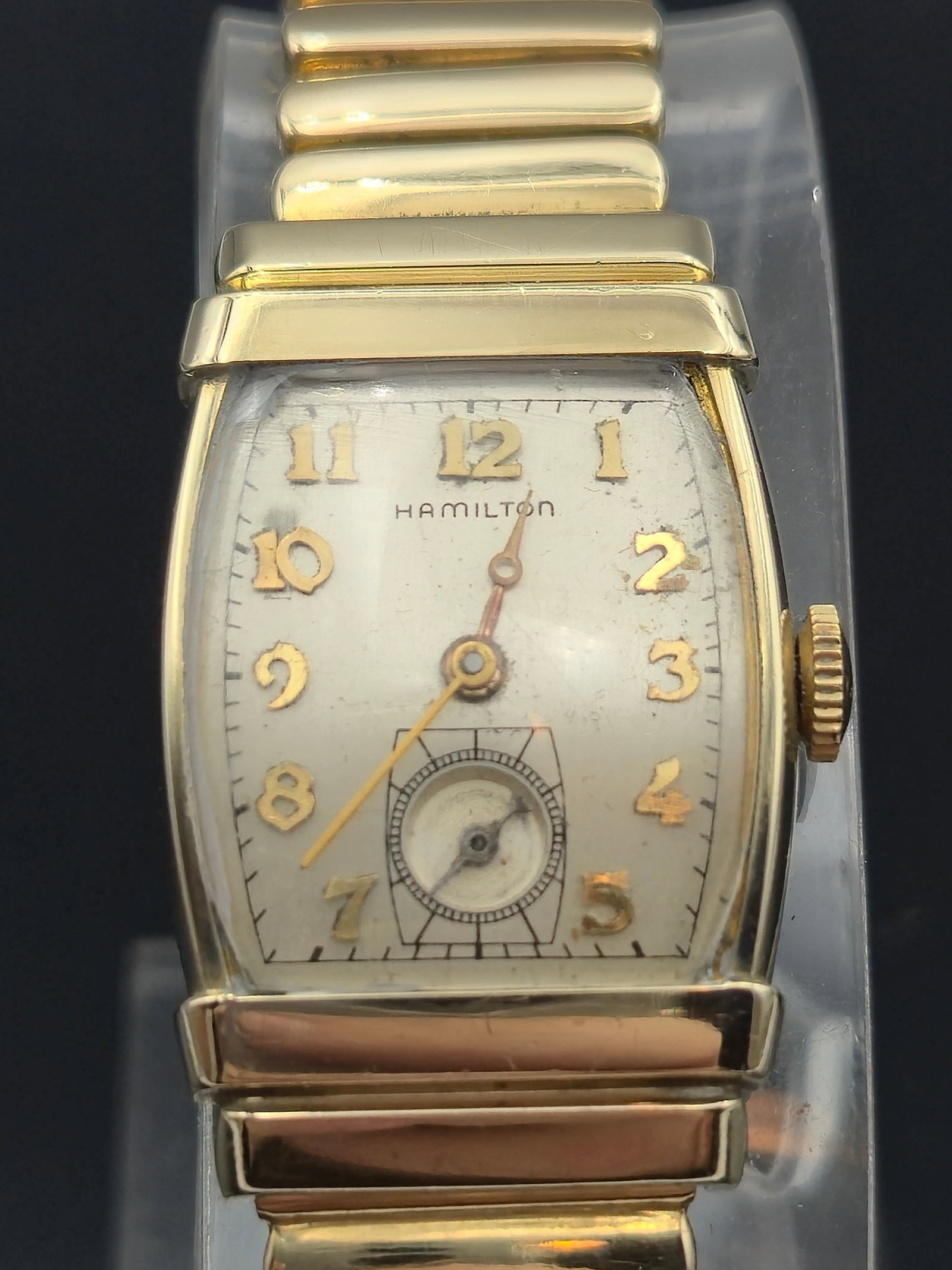 1950s Hamilton foster 752 17 jewel mens Watch, 10K Gold Filled: Experience the elegance of mid-century American watchmaking with the Hamilton 'Foster' Model 752. Produced between 1953 and 1955, this timepiece showcases a 10K yellow gold-filled case measuring appro