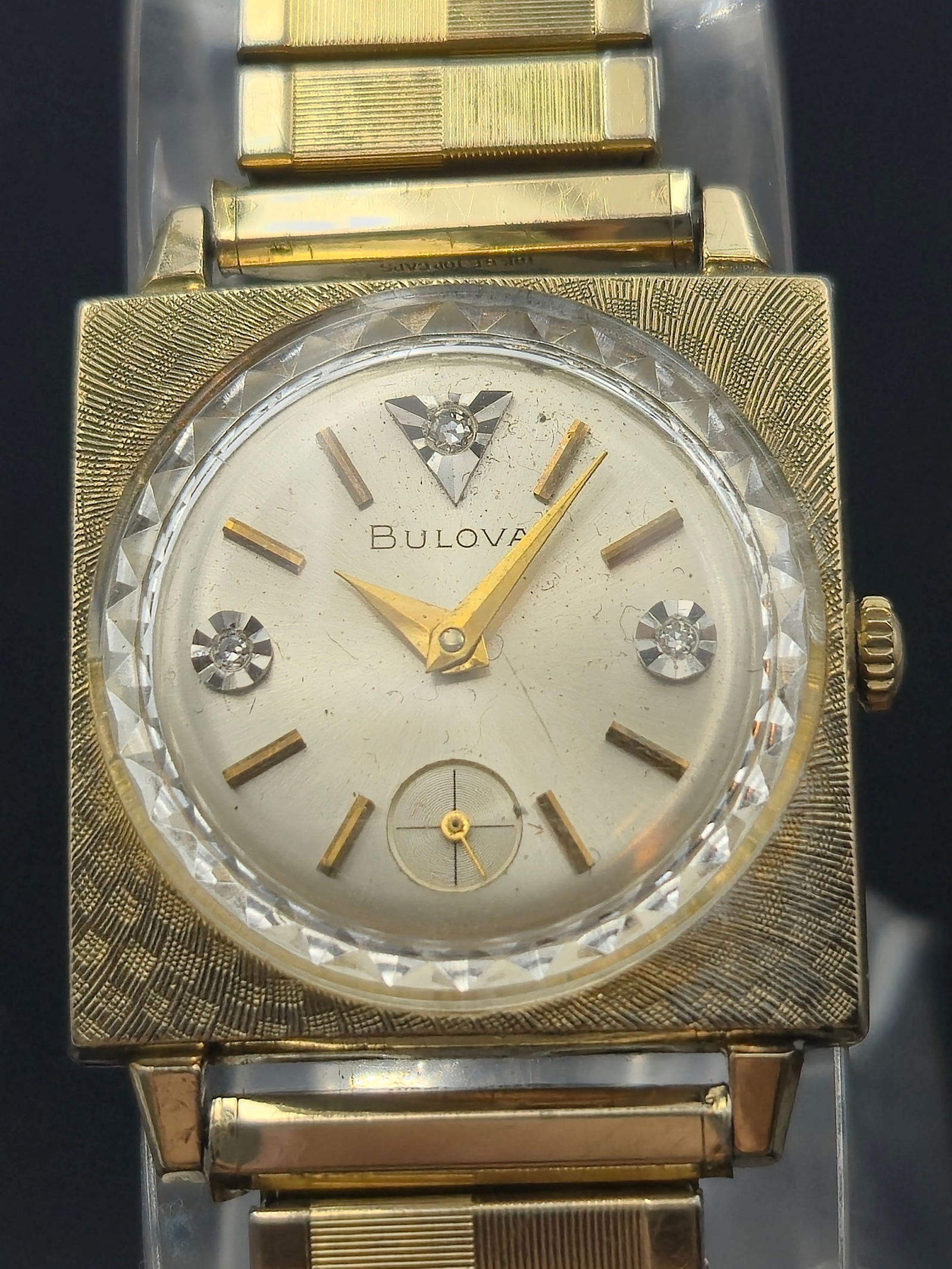 Vintage 1966 Bulova 10CL Triple Diamond Excellency Men's Watch: Presenting a refined and elegant 1966 Bulova Excellency men’s wristwatch, showcasing the brand’s timeless mid-century craftsmanship. This distinguished timepiece features the reliable Bulova 10CL