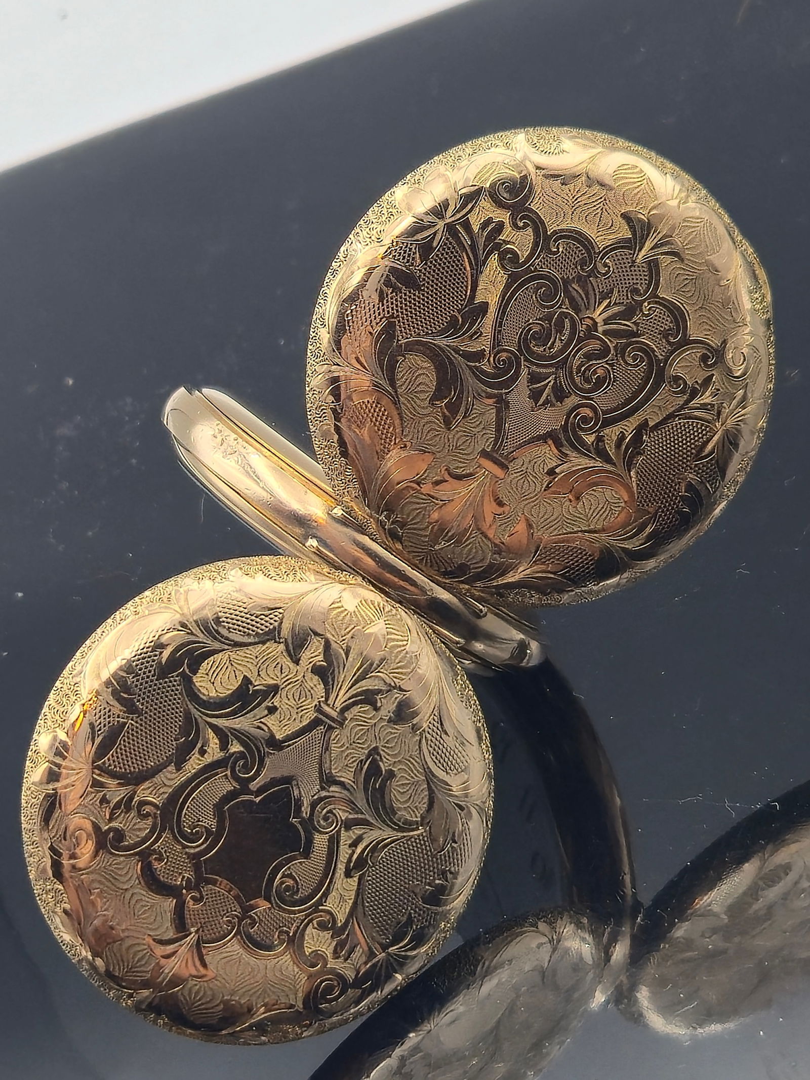 Antique Illinois Pocket Watch – 17 Jewels, Adjusted Movement, Ornate Crescent 25-Year Hunter Case (1 of 15)