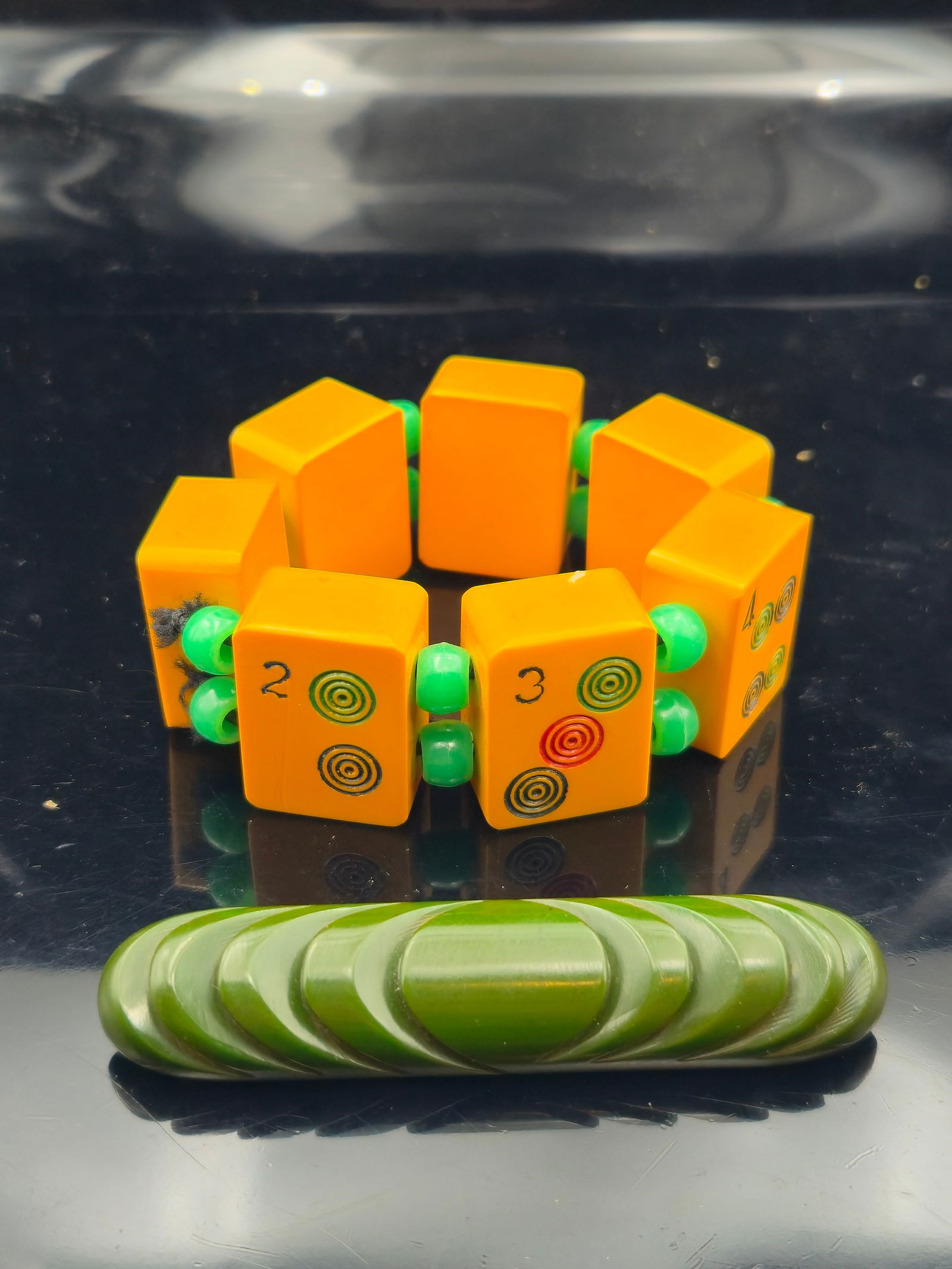 Vintage Bakelite Mahjong Tile Bracelet & Carved Green Brooch – Set of 2 (1 of 5)