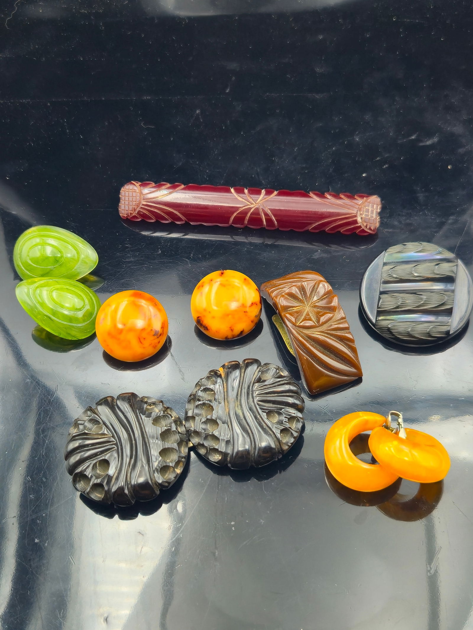Lot of 9 Vintage Bakelite Accessories – Pins, Buttons, Clips & Earrings – Assorted Colors & (1 of 12)
