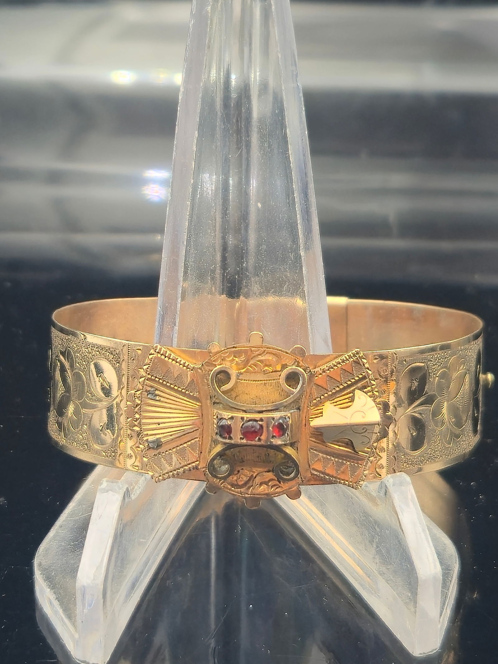 This vintage heart-shaped locket necklace is a charming 1950s keepsake, engraved on the reverse with (1 of 7)