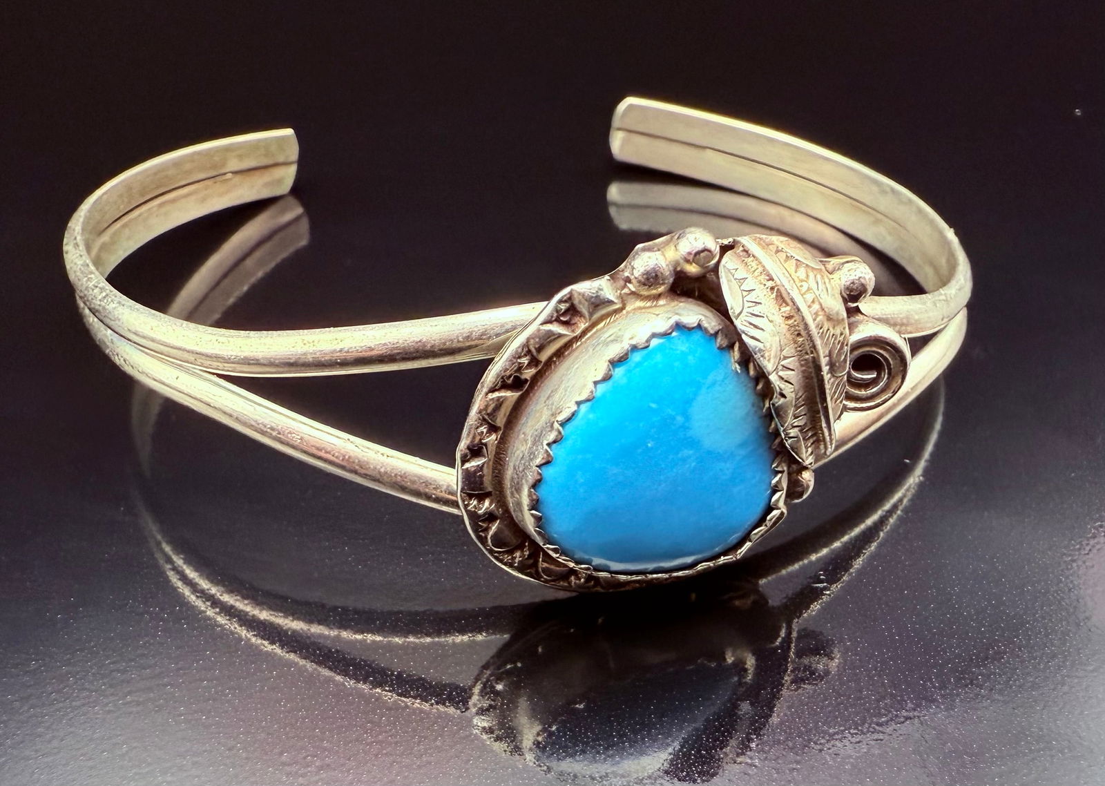 Sterling Silver Native American Navajo Cuff Turquoise Bracelet (1 of 11)
