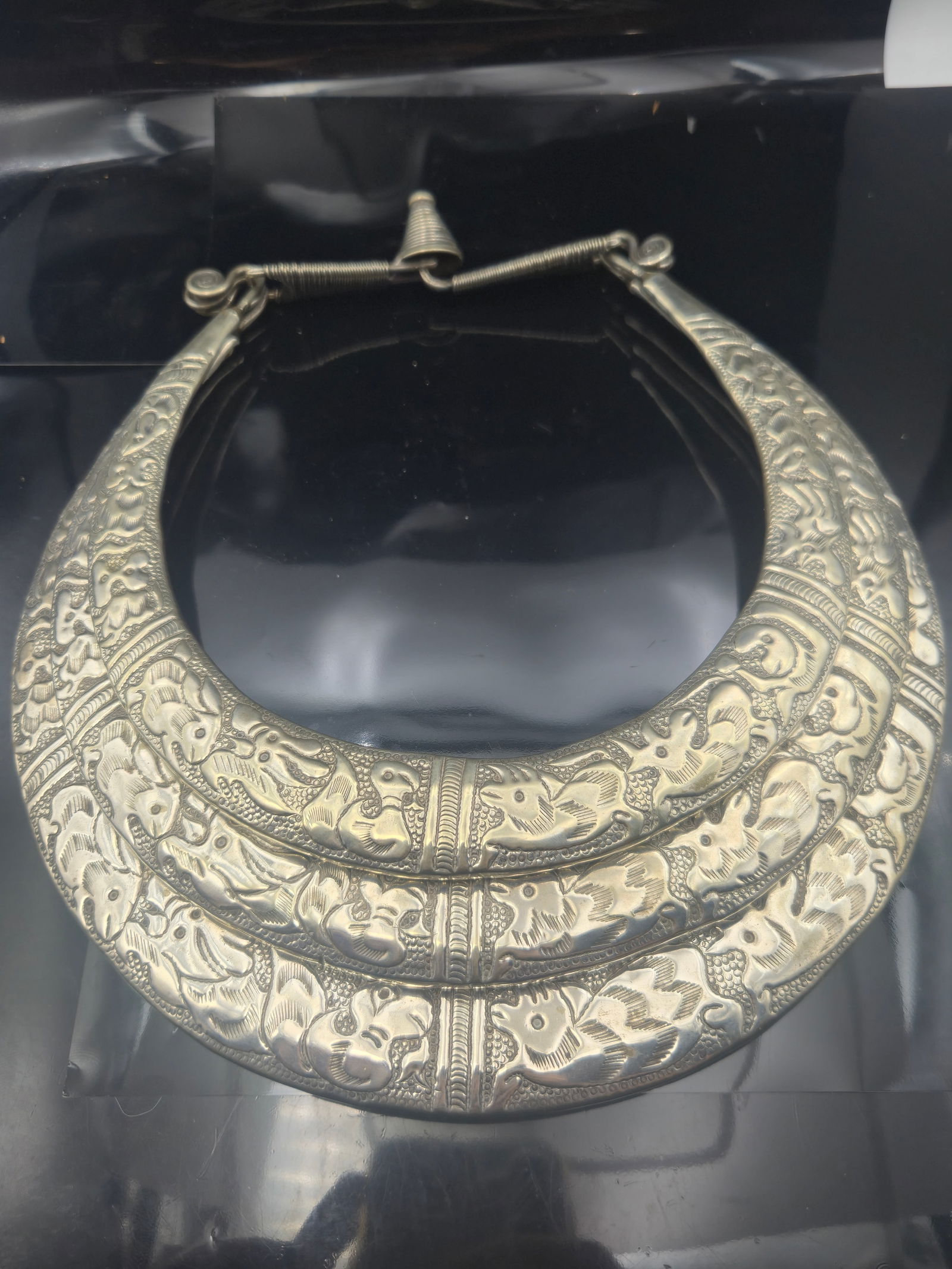 Vintage Tribal Solid Silver Torque Necklace – 254.8g – Repoussé Animal Motif – Ethnic Jewelry (1 of 9)