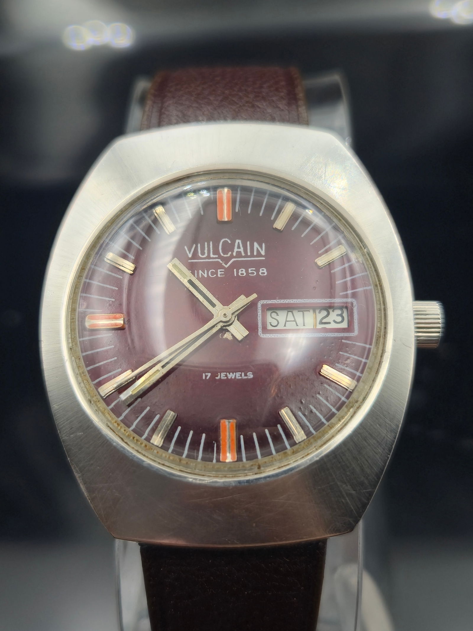 Vintage Vulcain 17 Jewel Day-Date Manual Wind Watch – Burgundy Dial – Stainless Steel – (1 of 11)