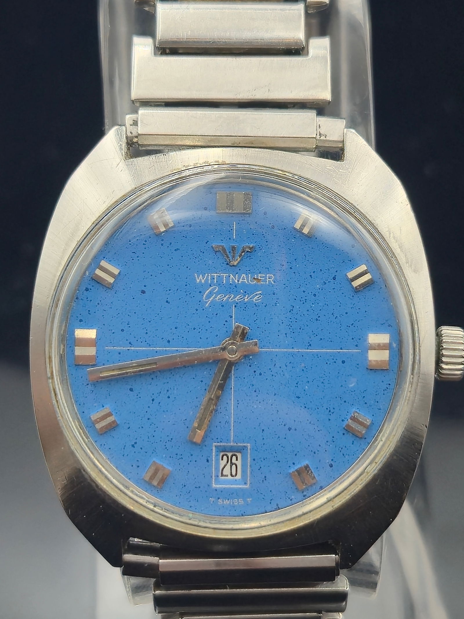 Vintage Wittnauer Genève Manual Wind Watch, Blue Dial – 17J Cal. C11K-1 (1 of 9)