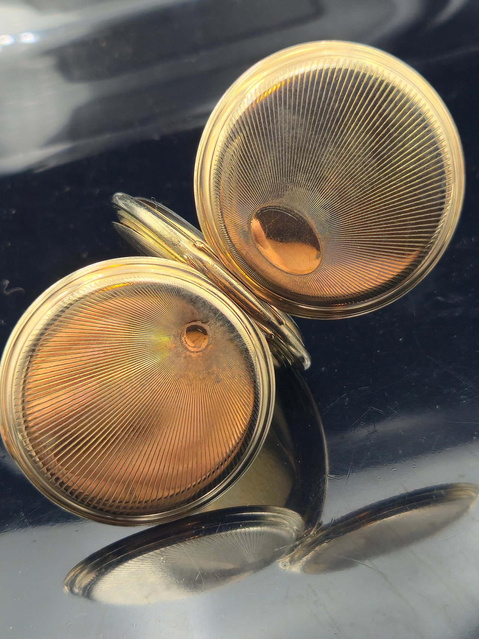 1910s Junghans Double-Sunk 24-Hour Dial Pocket Watch – 10-Year Gold-Filled Case: This early 20th-century Junghans pocket watch features a double-sunk enamel dial with both 12-hour and 24-hour tracks, finished with ornate gilt Louis XV hands. The watch is housed in a finely engrave