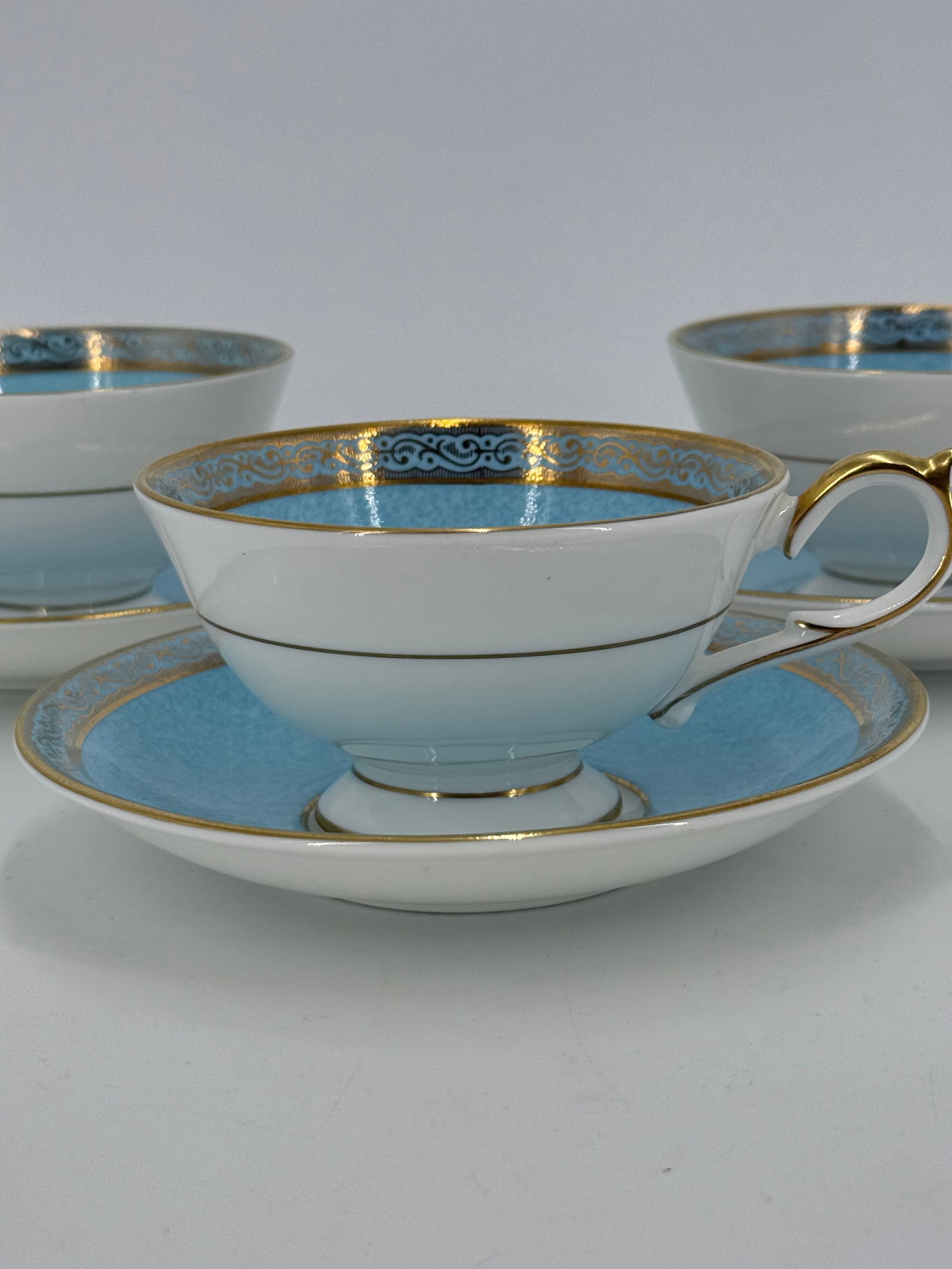 3 Aynsley Cabbage Rose Cup & Saucer - Blue with Gold Scrolls: 3 cupsAinsley AYNSLEY Tea Cup & Saucer