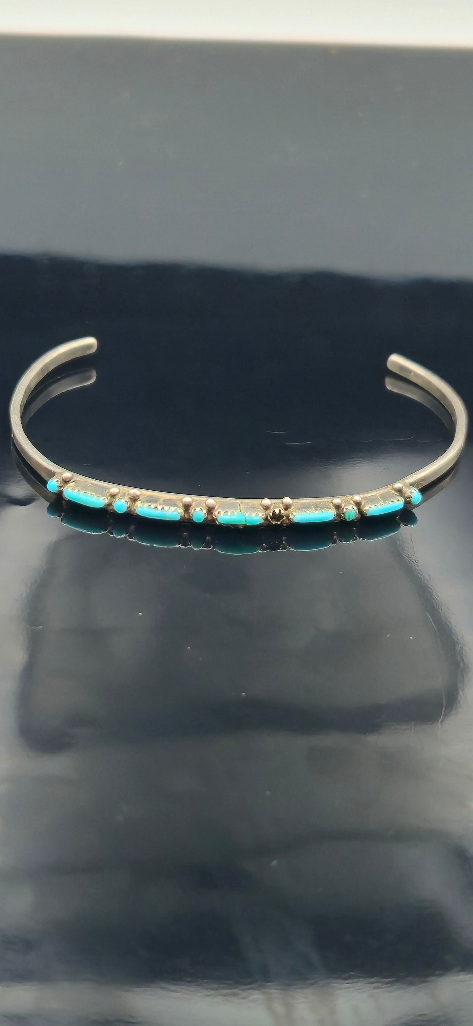 Vintage Navajo Sterling Turquoise Row Cuff Bracelet 4g (1 of 7)