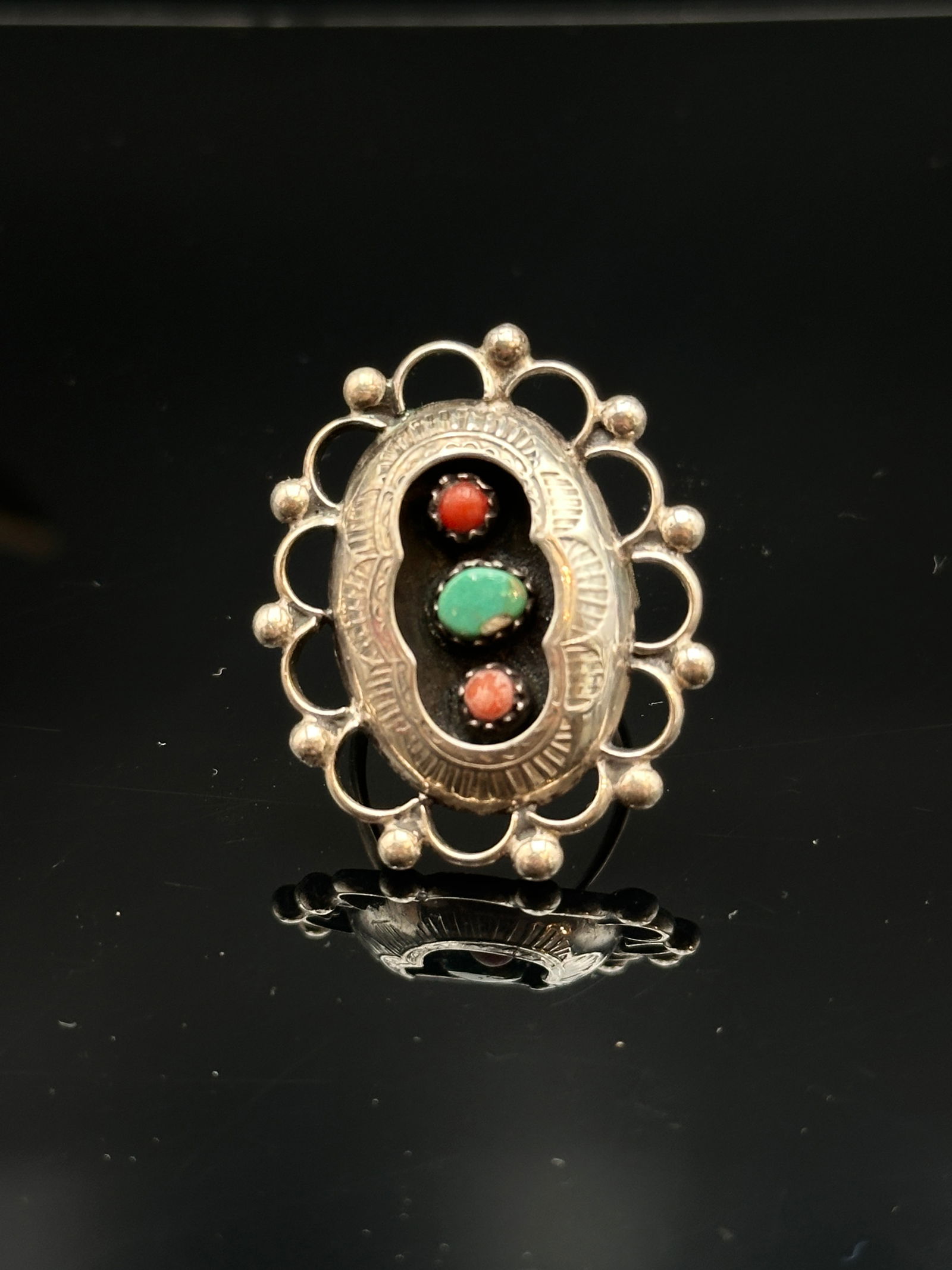 Vintage Navajo Sterling Silver Ring with Turquoise & Coral – Scalloped Bezel Design (1 of 7)
