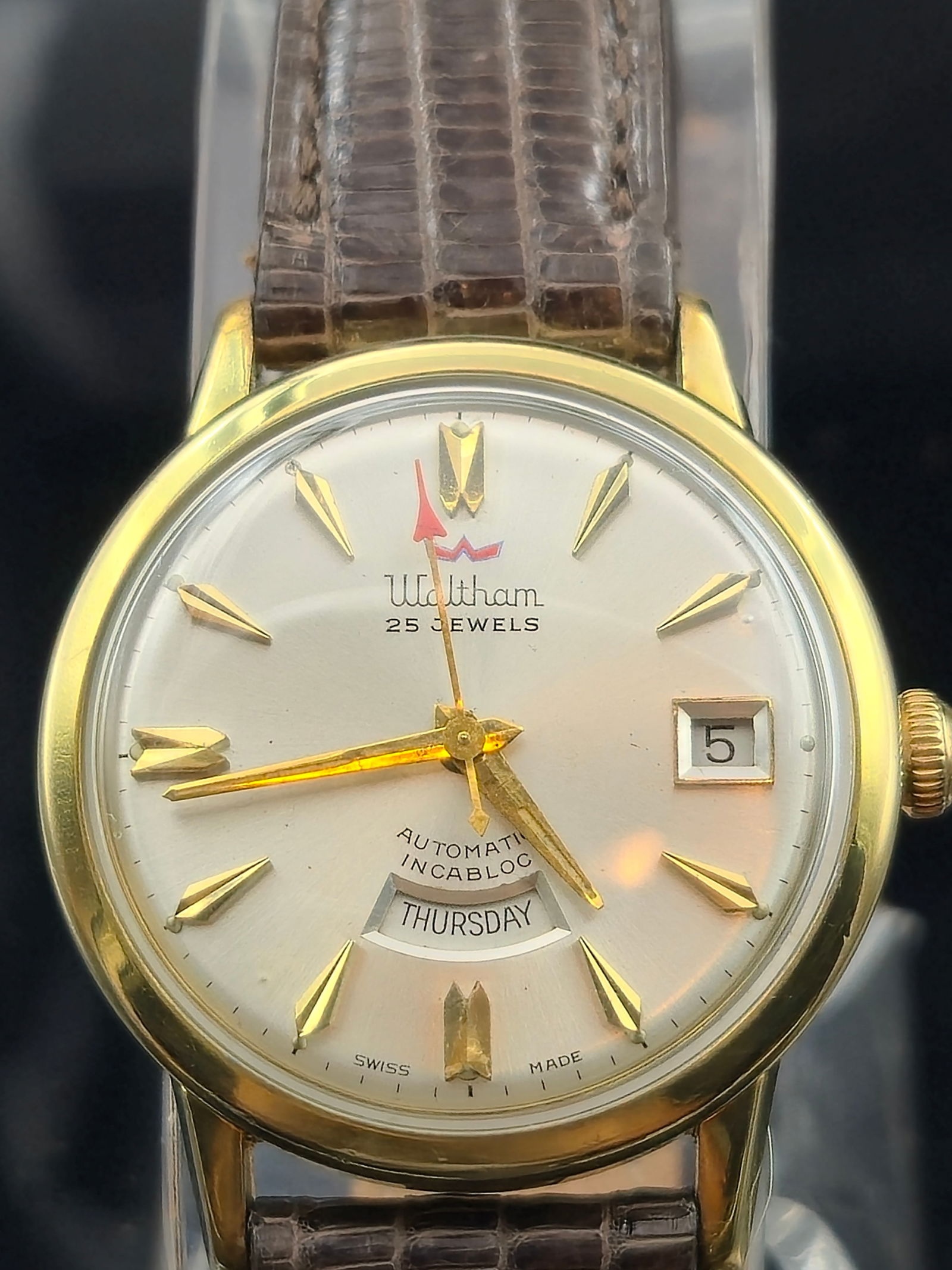 Vintage Waltham 25J Automatic Day-Date Swiss Gold-Tone (1 of 9)