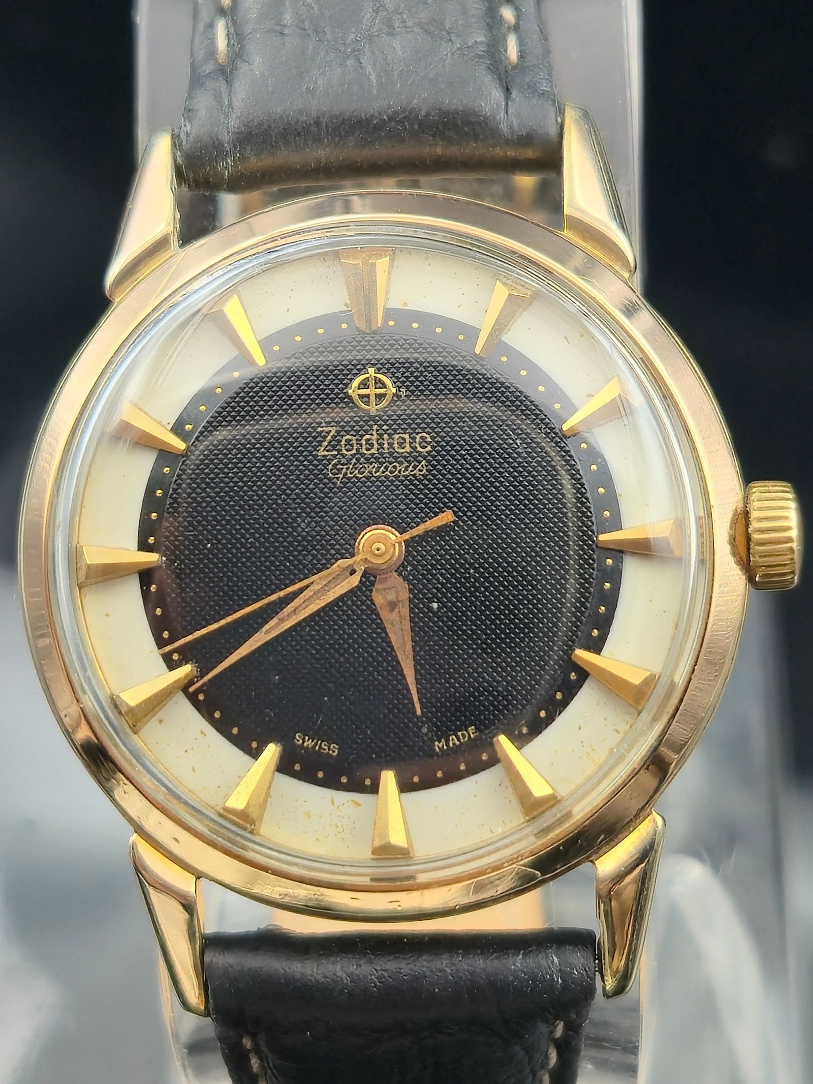 1960s Zodiac Glorious Cal. 1094 17J Gold-Tone Textured Dial Dress Watch (1 of 9)