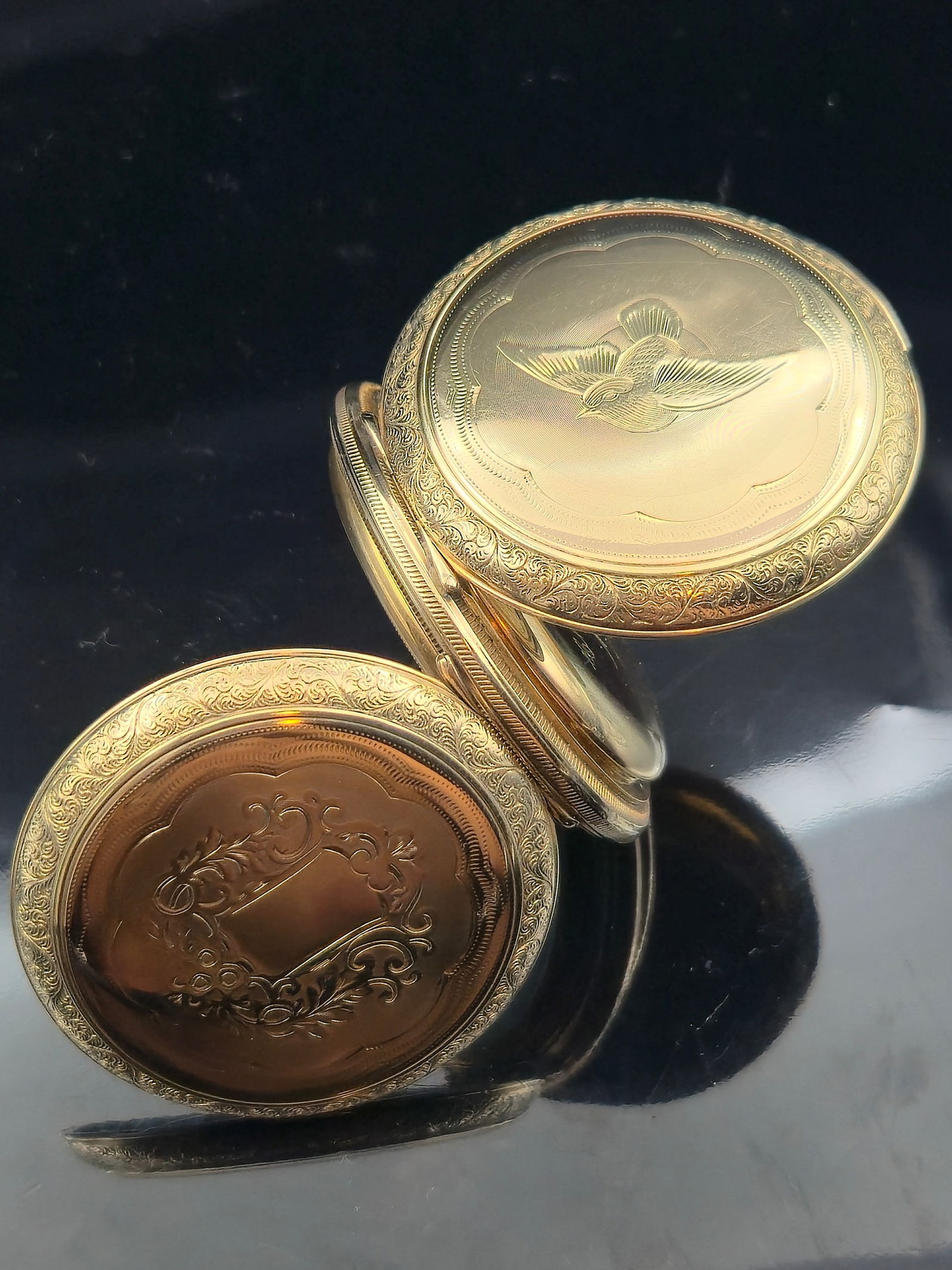 1890 Columbus Watch Co. 16s 11J Hunting Pocket Watch, Gold-Filled Case, Bird & Crest (1 of 15)