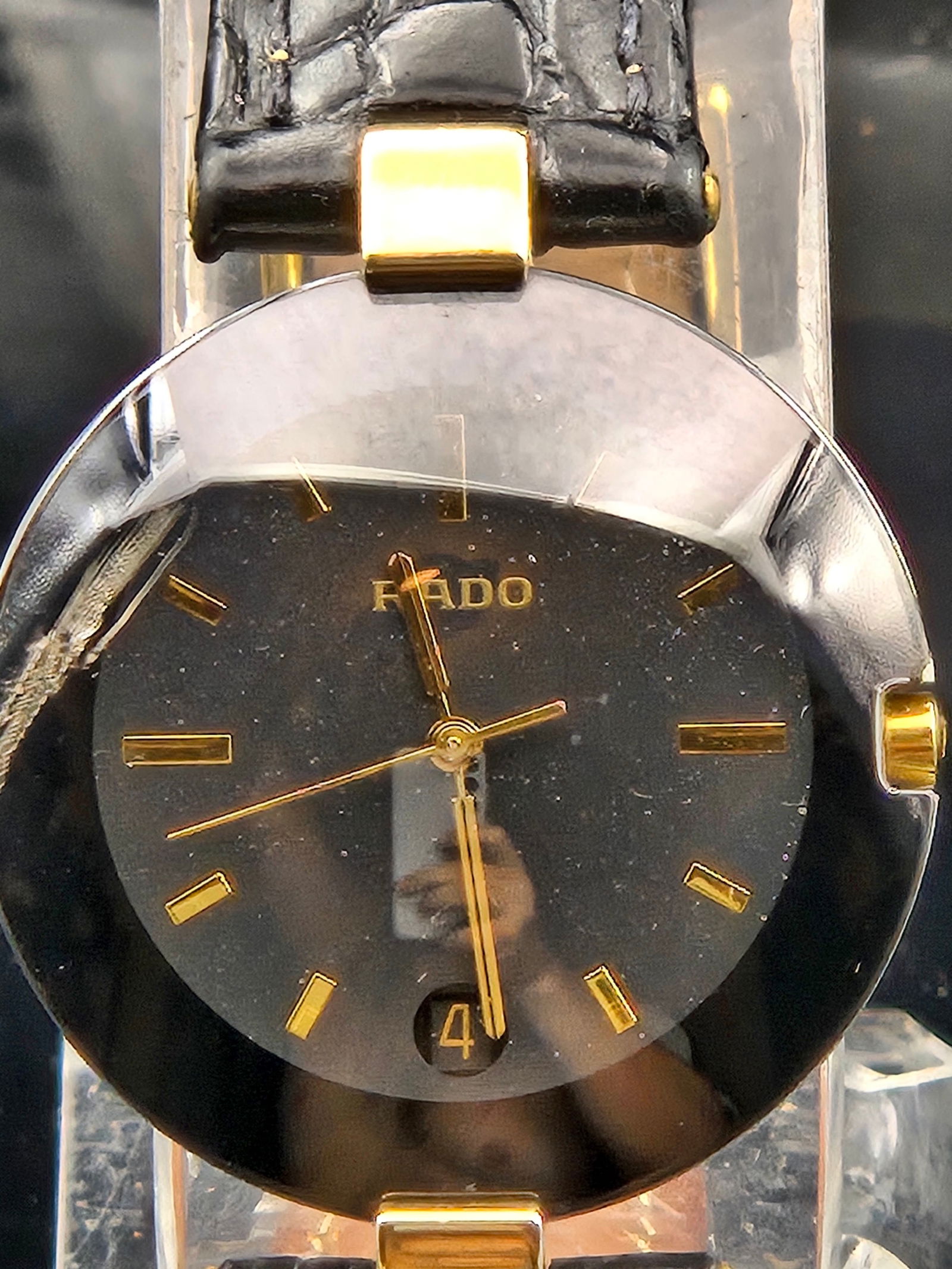 Rado DiaStar Quartz Black/Gold 35mm Sapphire Crystal Running (1 of 8)