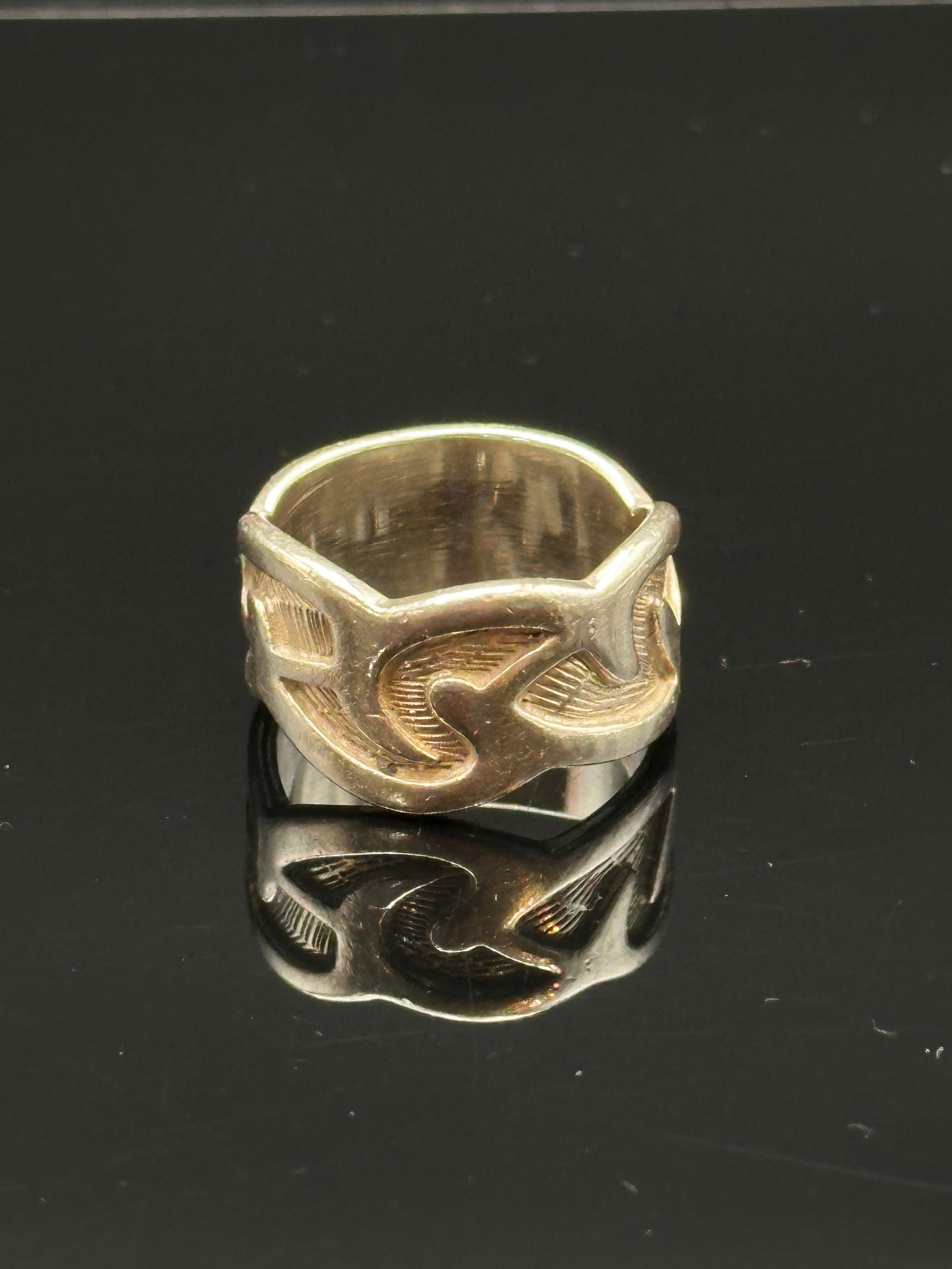 Vintage Sterling Silver Wide Band Ring with Raised Wave Design (1 of 6)