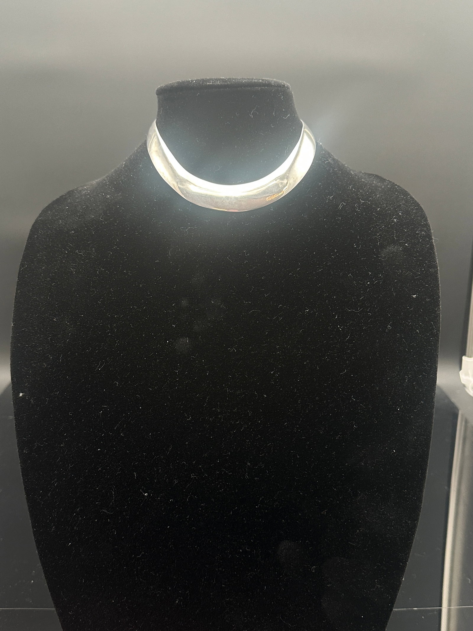 Vintage Taxco Mexico Sterling Silver Modernist Collar Necklace: Striking vintage sterling silver collar necklace, handcrafted in Taxco, Mexico. Features a bold, smooth modernist design with a polished finish that rests elegantly at the collarbone. Stamped “TLA26