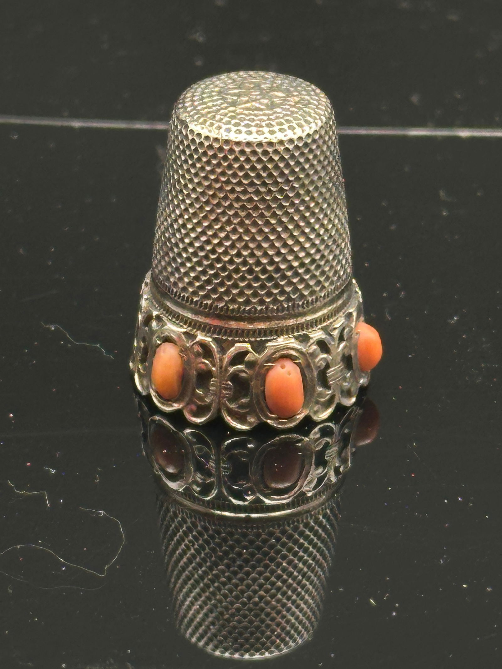 Vintage Sterling Silver Thimble with Coral Cabochons – Ornate Design (1 of 8)