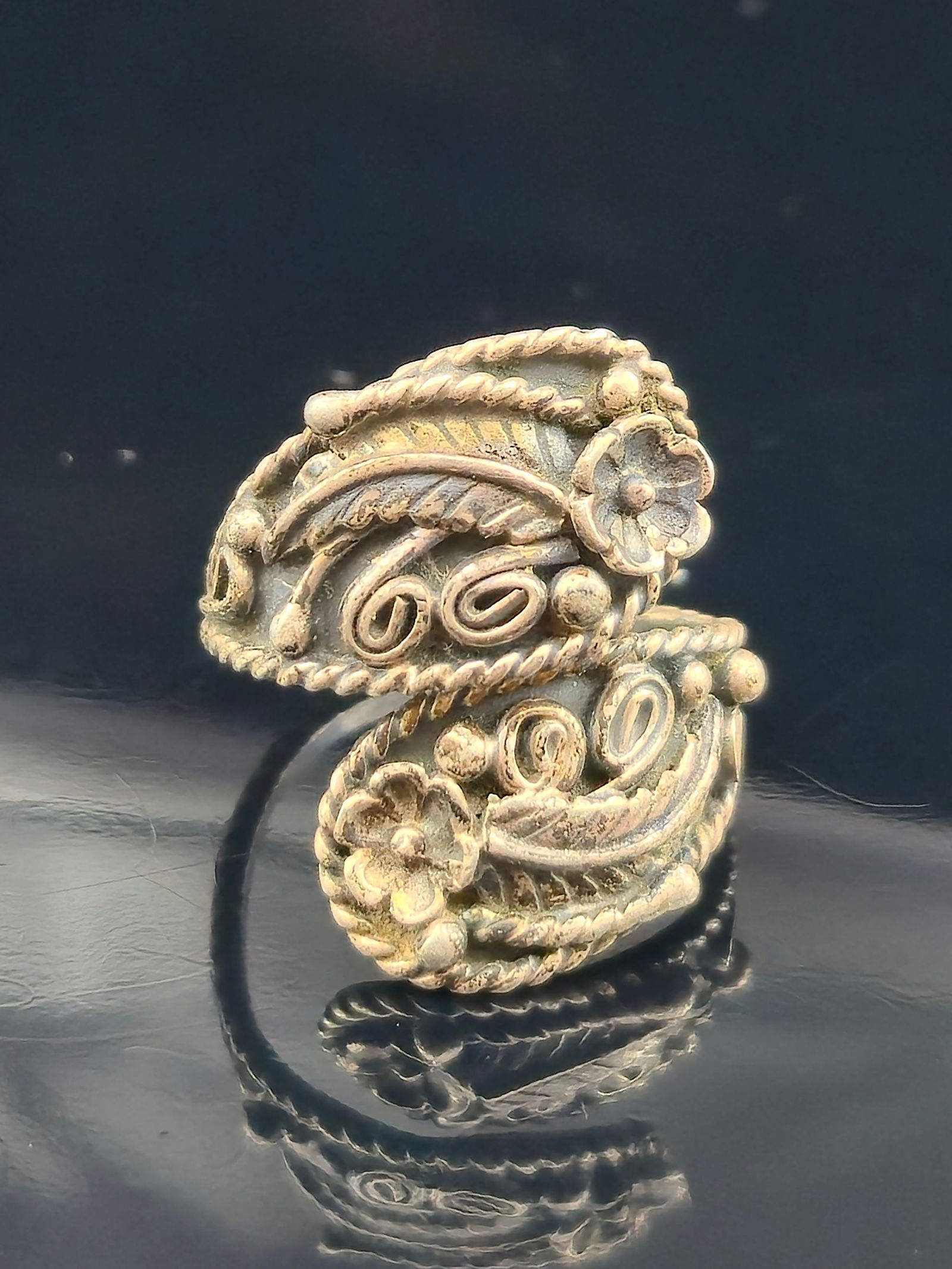 Vintage Sterling Silver Floral Repousse Bypass Ring, Size 7.5, 5.2g (1 of 8)
