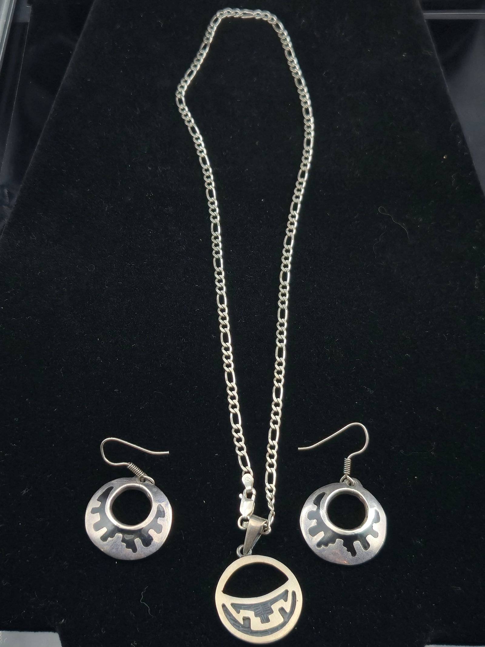 Taxco Sterling Silver 925 Cutout Pendant & Earrings Set 28.6g: Vintage Taxco sterling silver jewelry set consisting of a pendant necklace with matching dangle earrings. Each piece features a bold cutout geometric / tribal motif in circular form, handcrafted in so