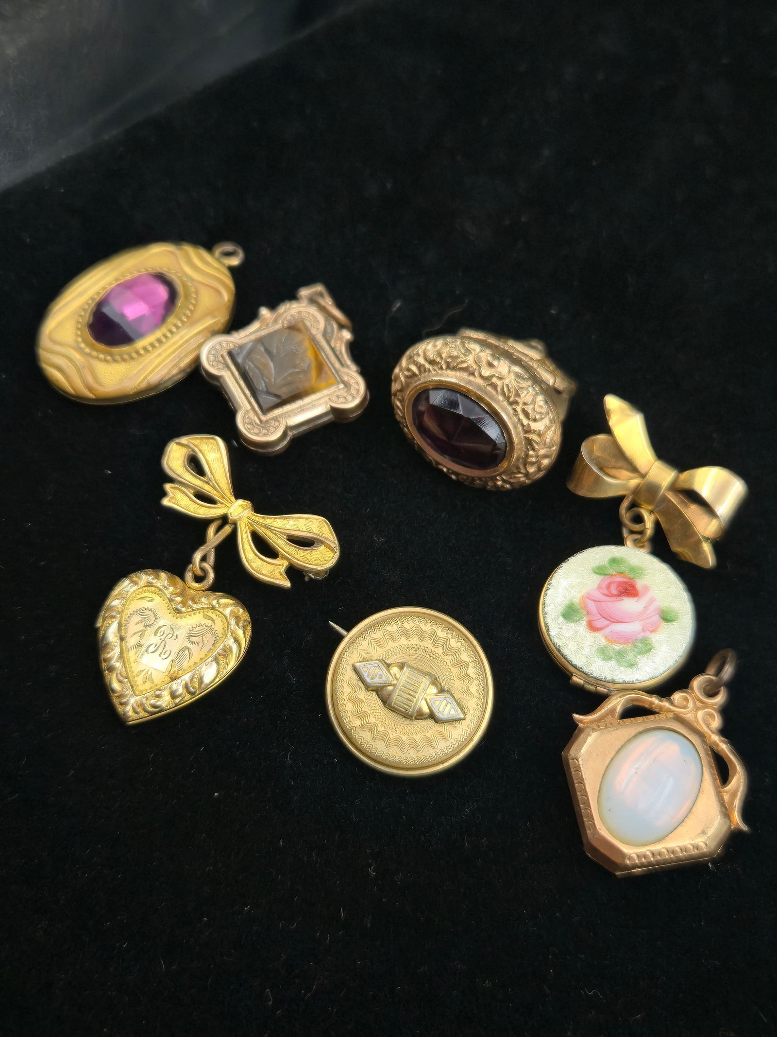 Lot of 7 Antique & Vintage Gold-Filled Lockets, Pendants & Brooches, 53g (1 of 18)