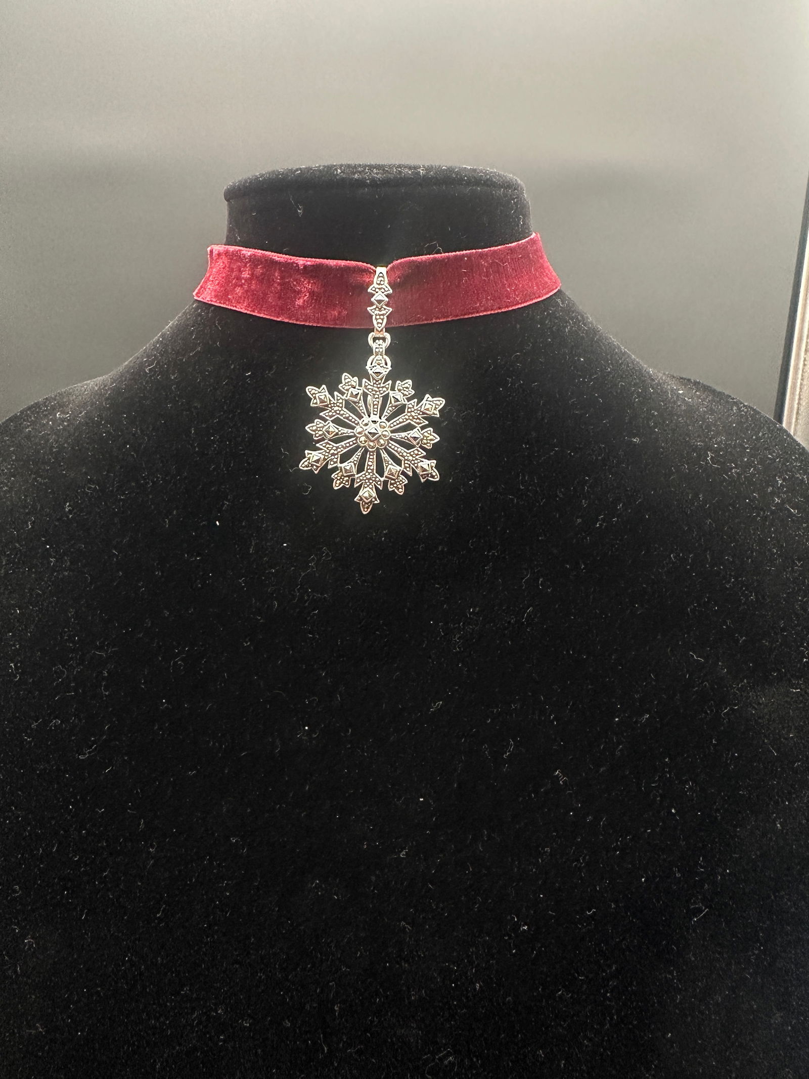 Vintage Sterling Silver 925 Marcasite Snowflake Pendant on Velvet Choker Necklace (1 of 8)