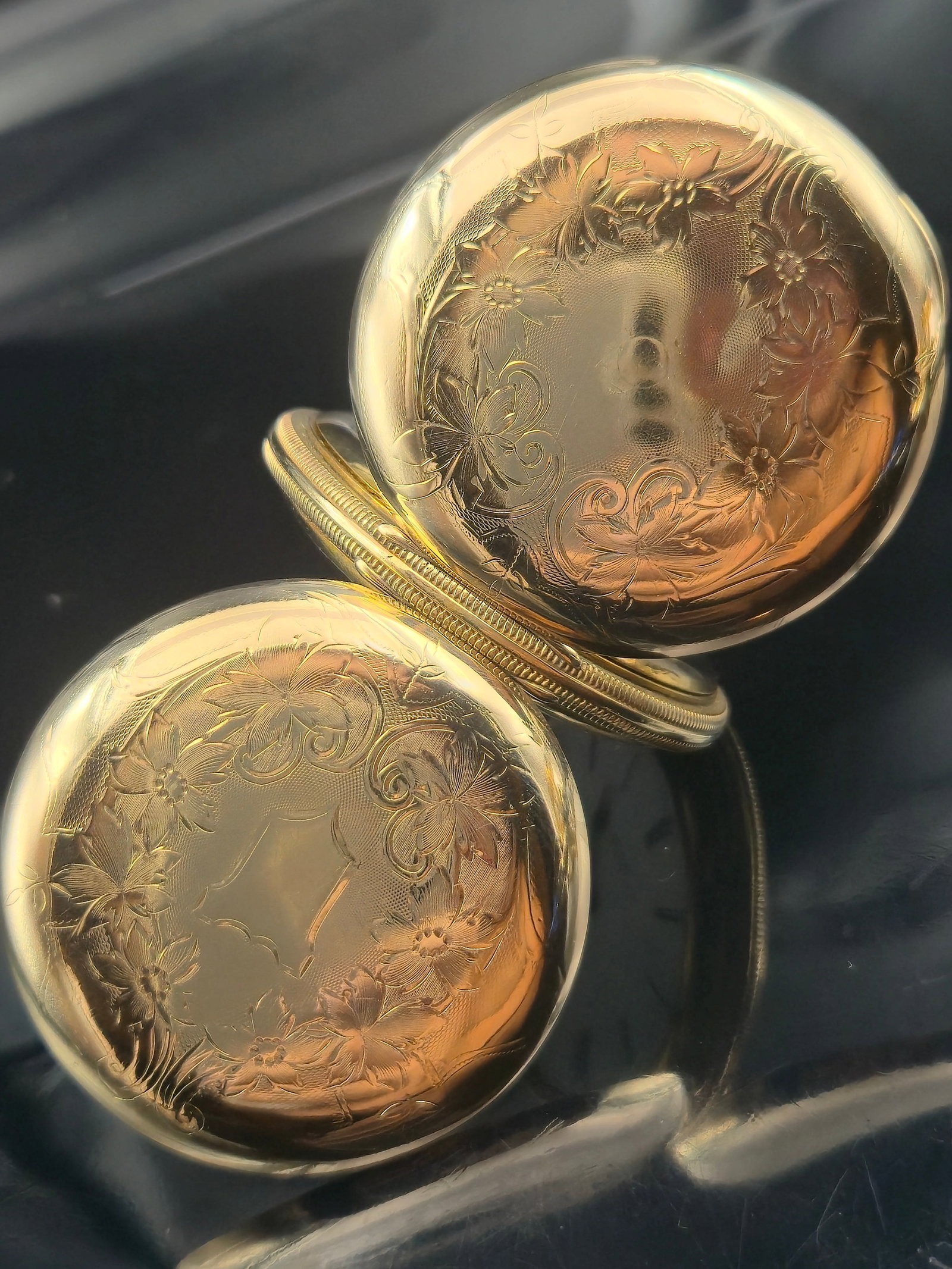 1905 Elgin Grade 299 16s 15J Hunting Pocket Watch in 20Y B&P GF Case, Running: Offered is an antique Elgin National Watch Co. Grade 299 pocket watch, manufactured in Elgin, Illinois in 1905. The movement, serial number 11985197, is a 16-size, 15-jewel, ¾ plate nickel-fini