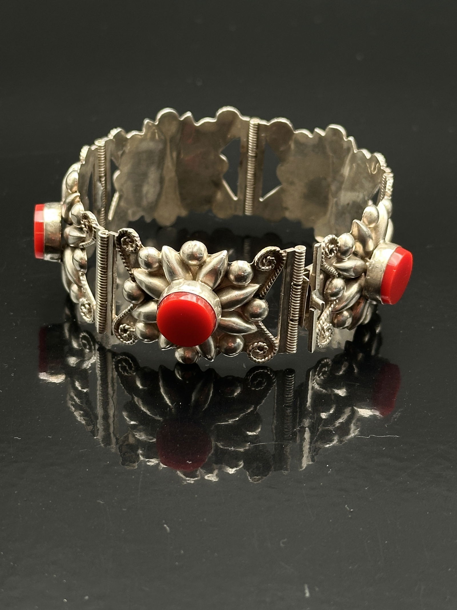 Vintage Mexican Sterling Silver Red Cabochon Panel Bracelet (1 of 10)
