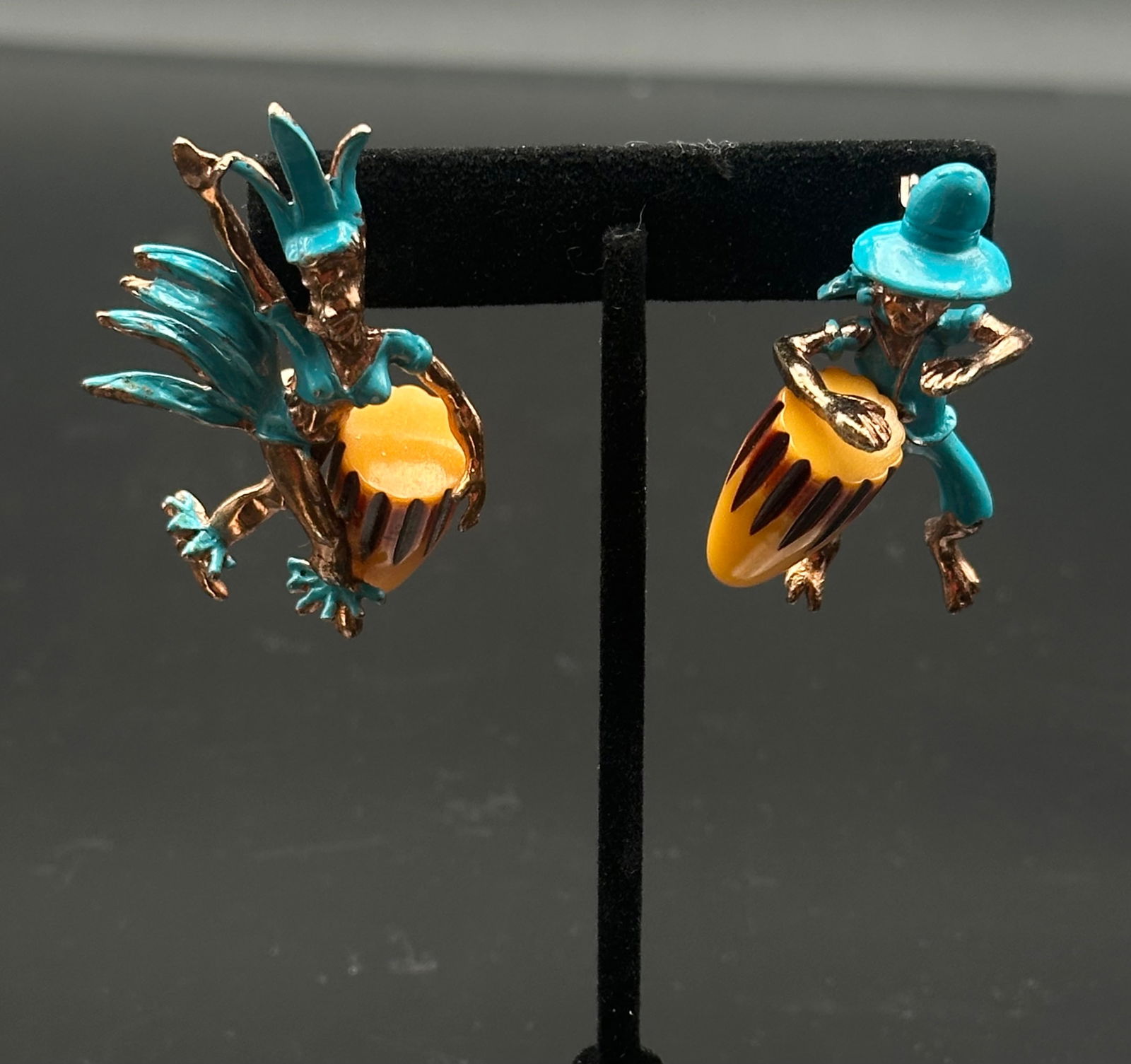 Vintage Enamel Dance Brooch Set – Dancer & Conga Player in Original Bag (1 of 7)