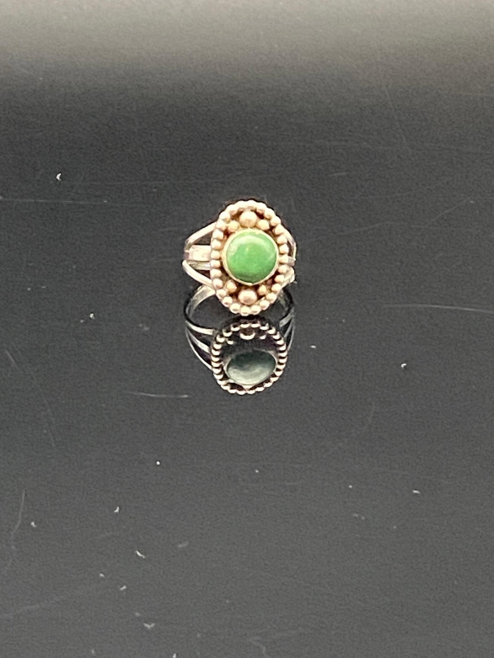 Vintage Sterling Silver Green Stone Ring (1 of 5)