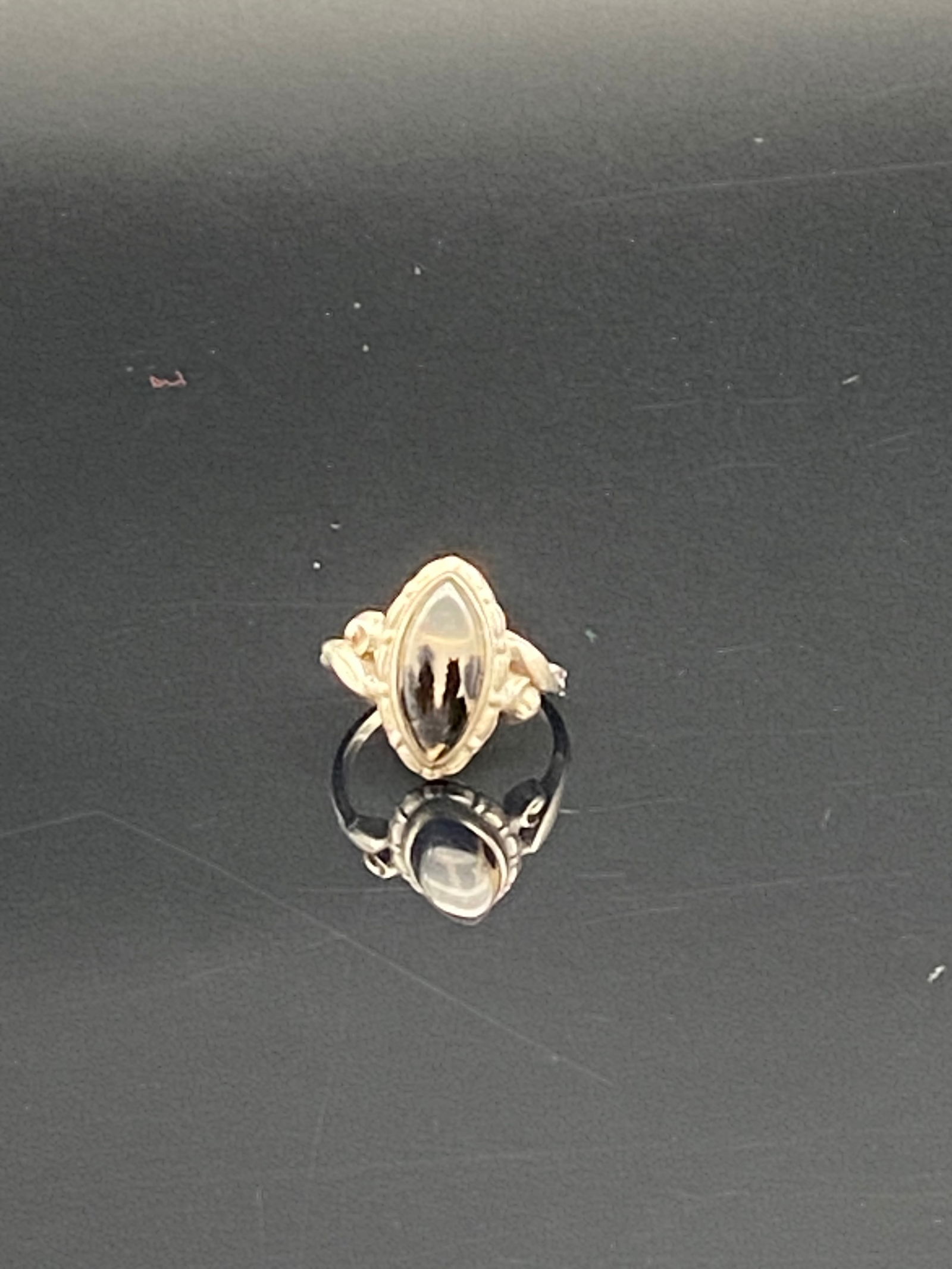 Vintage Sterling Ring Black Oval Stone (1 of 6)