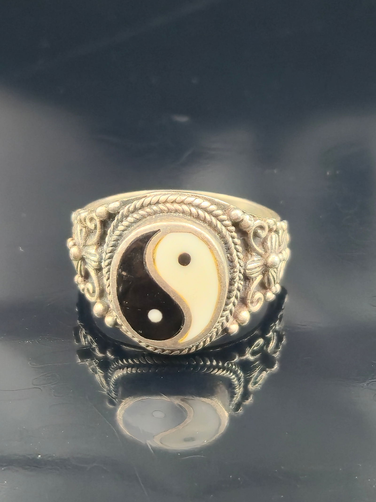 Vintage Sterling Silver Yin Yang Inlay Ring Size 8.5 (1 of 7)