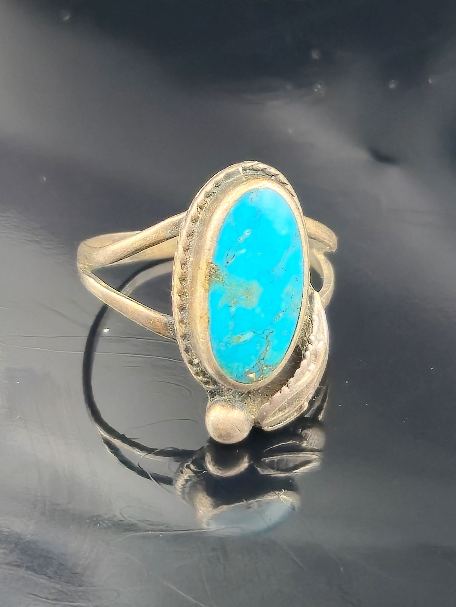 Navajo Sterling Silver Turquoise Ring Size 5.75 Oval Cabochon Leaf & Bead Accent 3.9g (1 of 7)