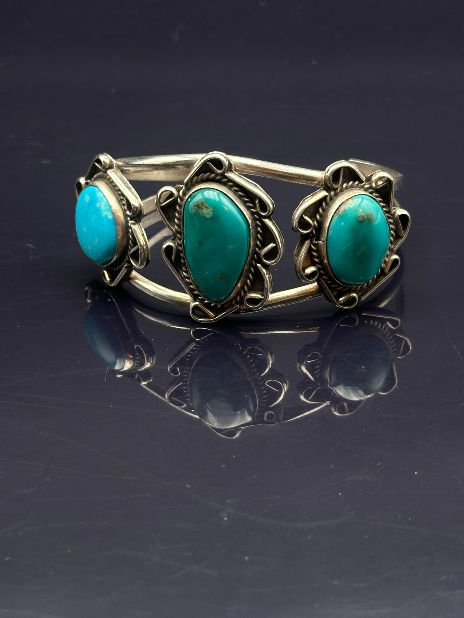 Vintage Sterling Silver Triple Turquoise Cuff Bracelet – 25.7g (1 of 7)