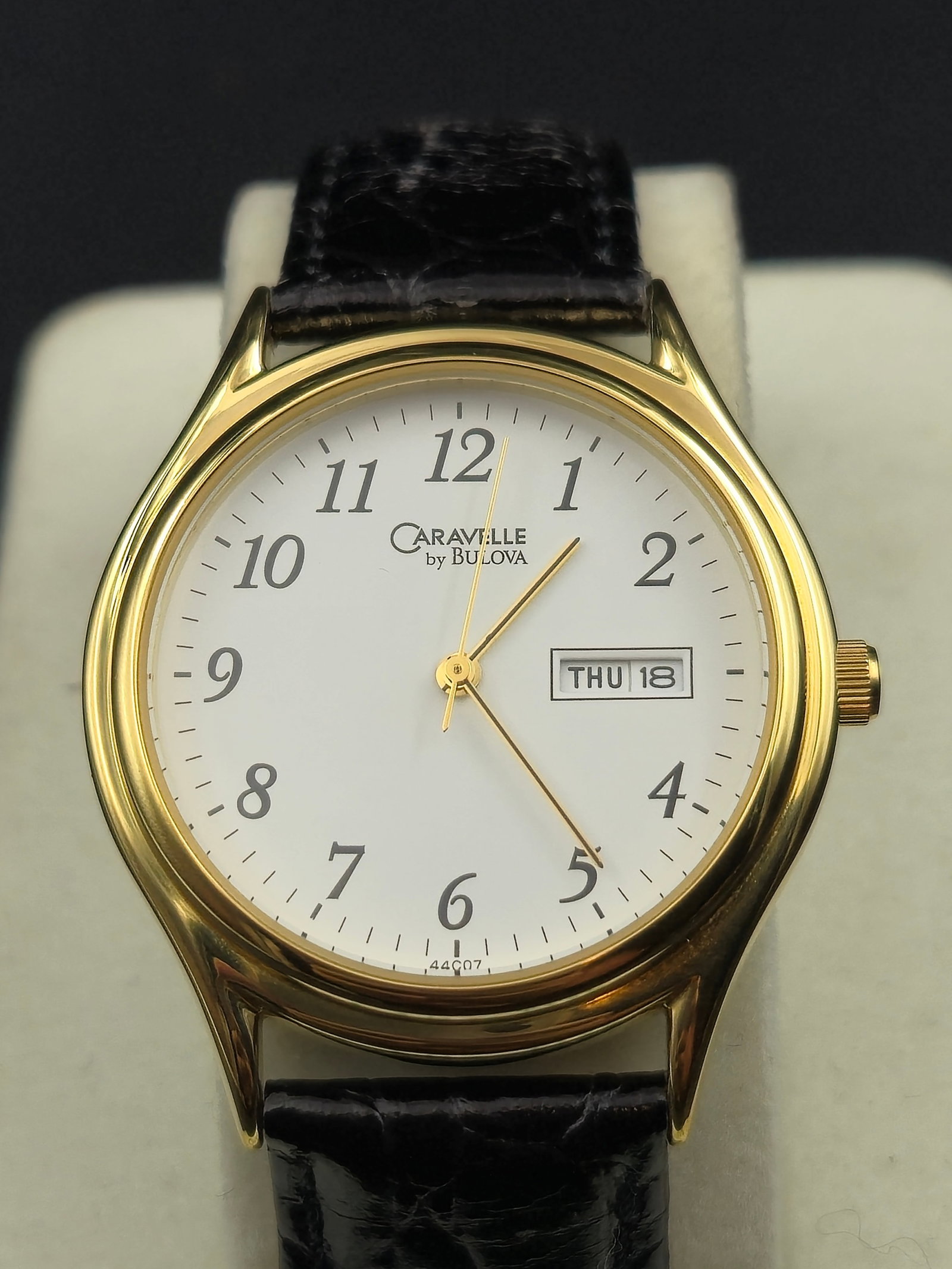 Caravelle by Bulova Quartz Men’s Dress Watch Gold-Tone Day/Date w/ Box & Papers – Unworn, New: Unworn Caravelle by Bulova quartz wristwatch in gold-tone finish, presented complete with its original box and warranty booklet. A fresh battery has been installed and the watch is in full working ord