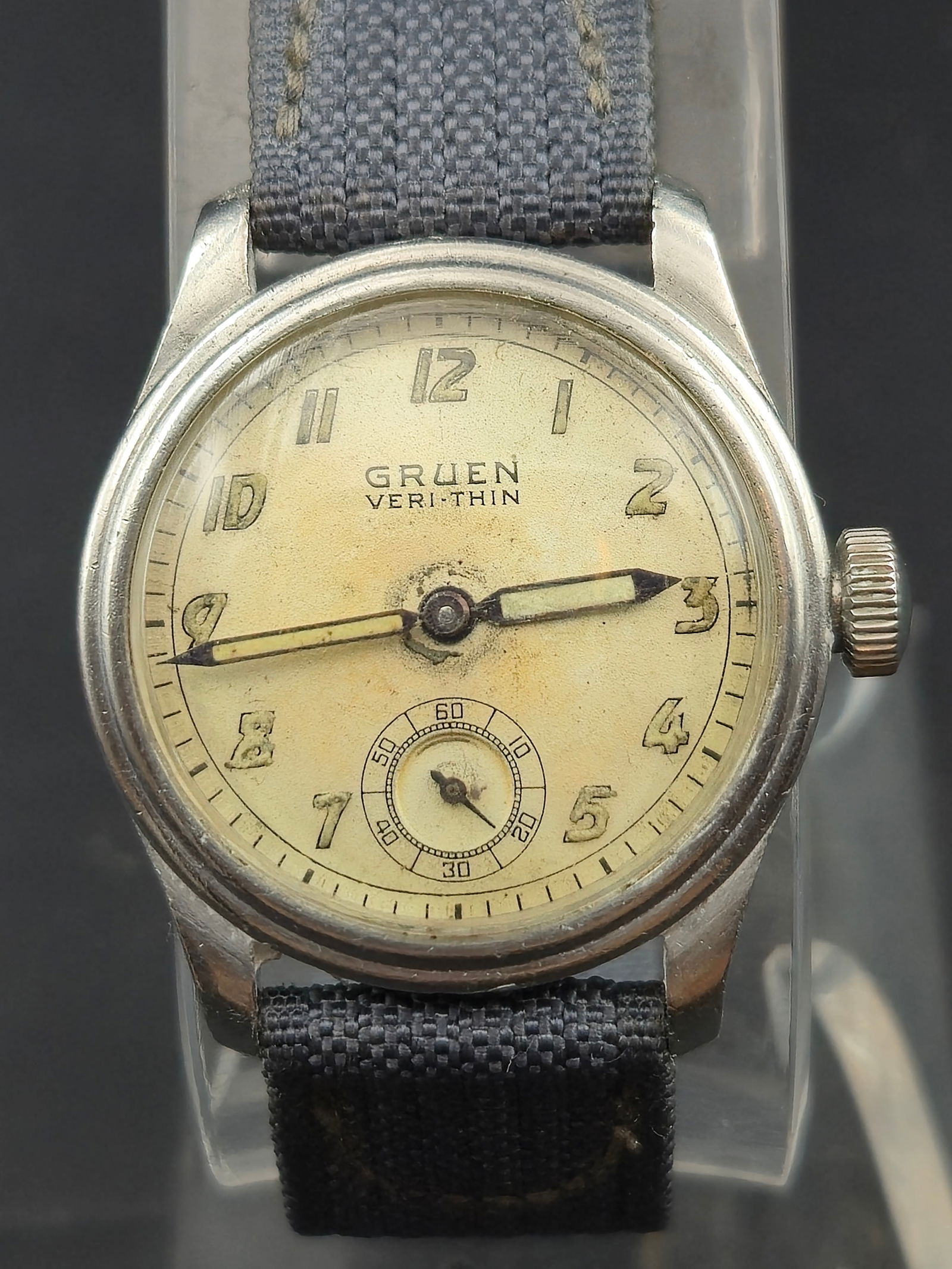 1940s Gruen Veri-Thin 15J Military-Style Swiss Wristwatch, Stainless Case w/ Sub-Seconds, Running (1 of 7)