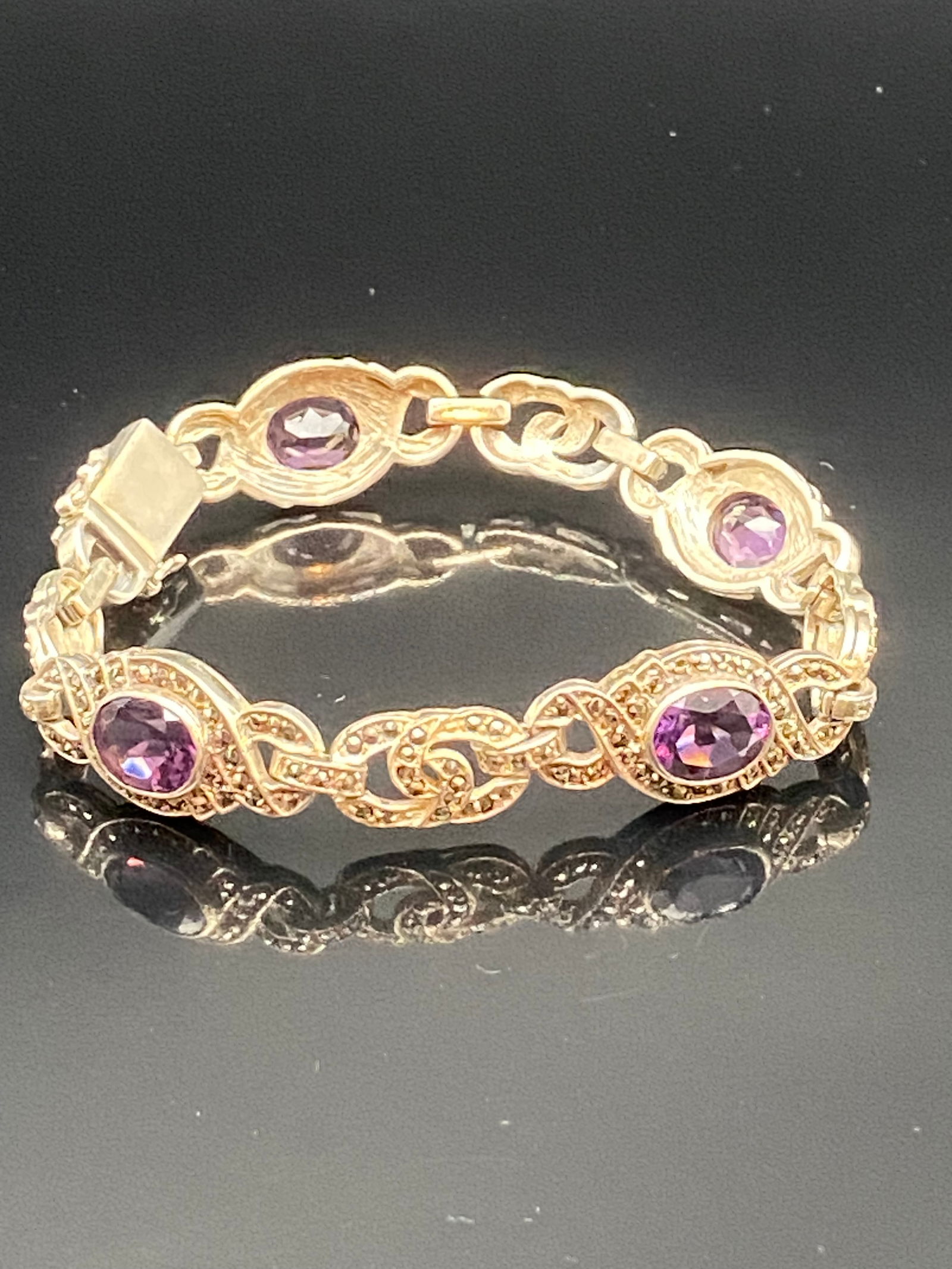 Vintage Gold-Tone Bracelet with Purple Oval Stones & Filigree Links (1 of 8)