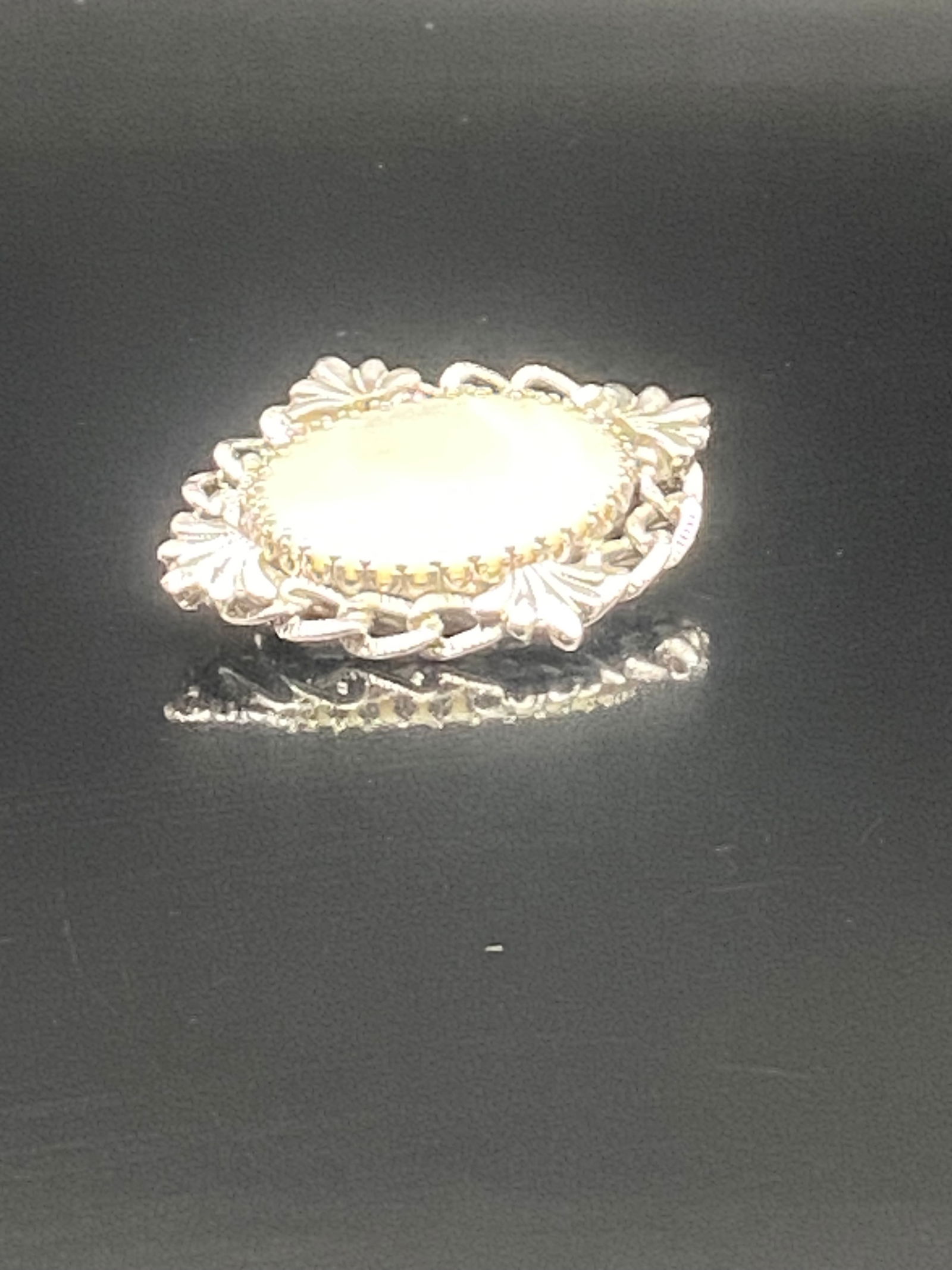 Vintage Silver-Tone Oval Cameo-Style Brooch (1 of 5)