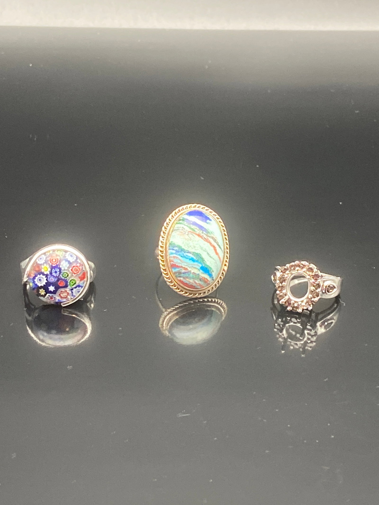 Lot of 3 Vintage Rings – Millefiori, Abstract Oval, and Crystal Cluster (1 of 12)